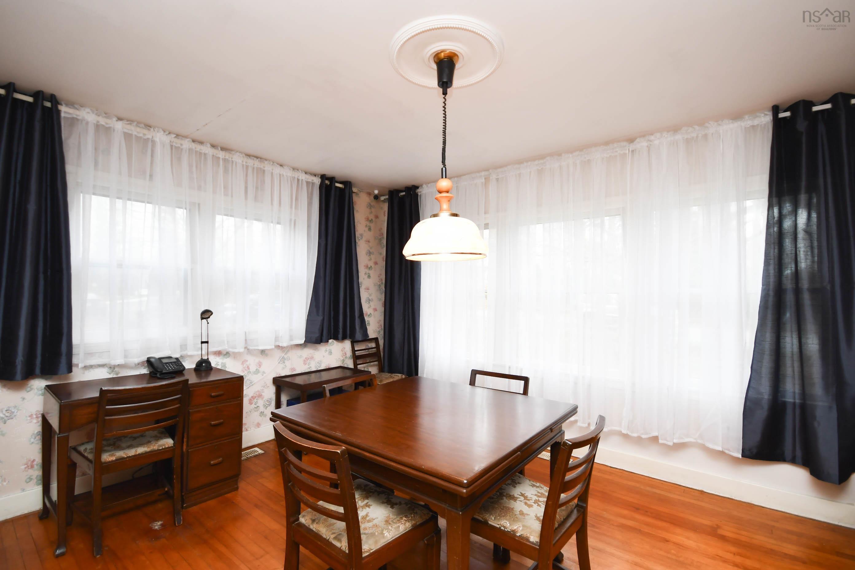 $299,900.00: 1080 King Street, Windsor