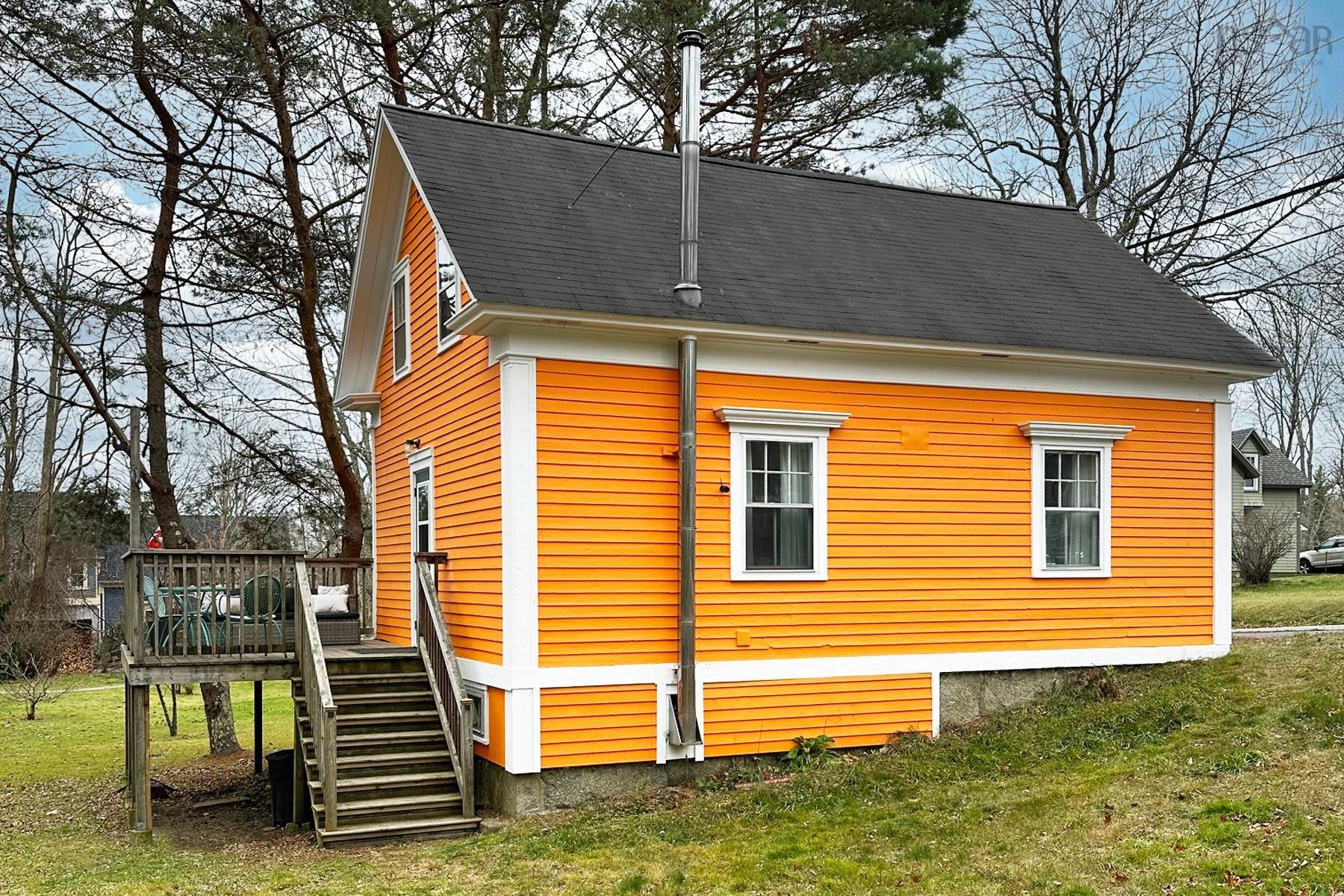 $409,900.00: 299 Main Street, Mahone Bay