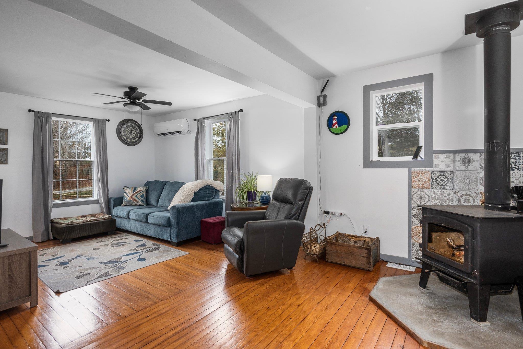$449,000.00: 2436 Shore Road W, Delaps Cove