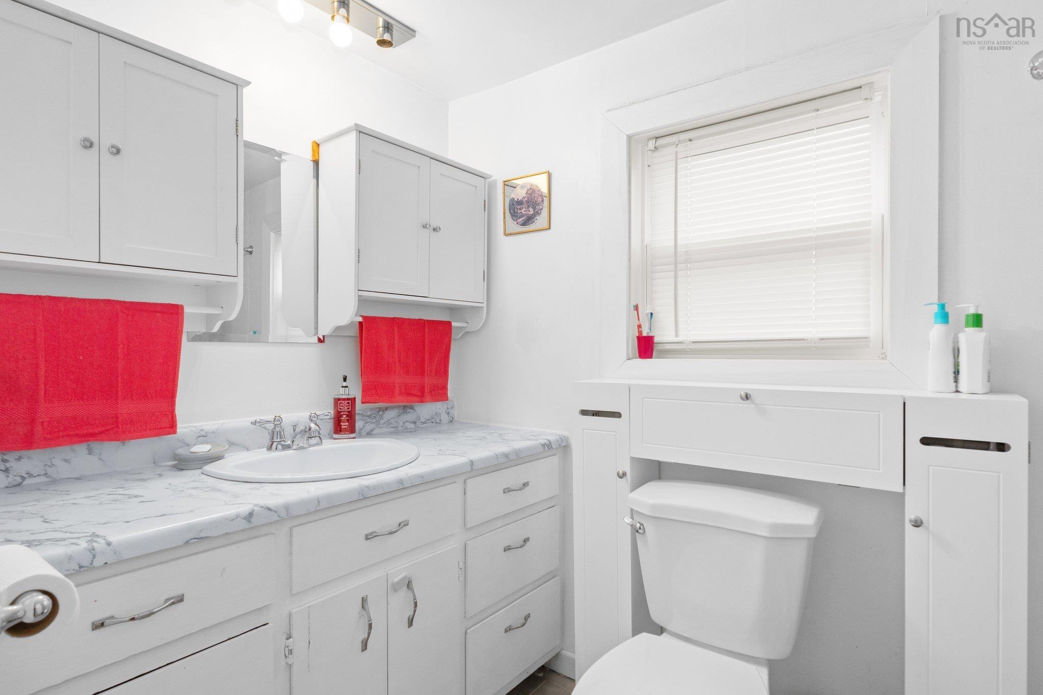 $284,900.00: 5956 Highway 14, Garlands Crossing