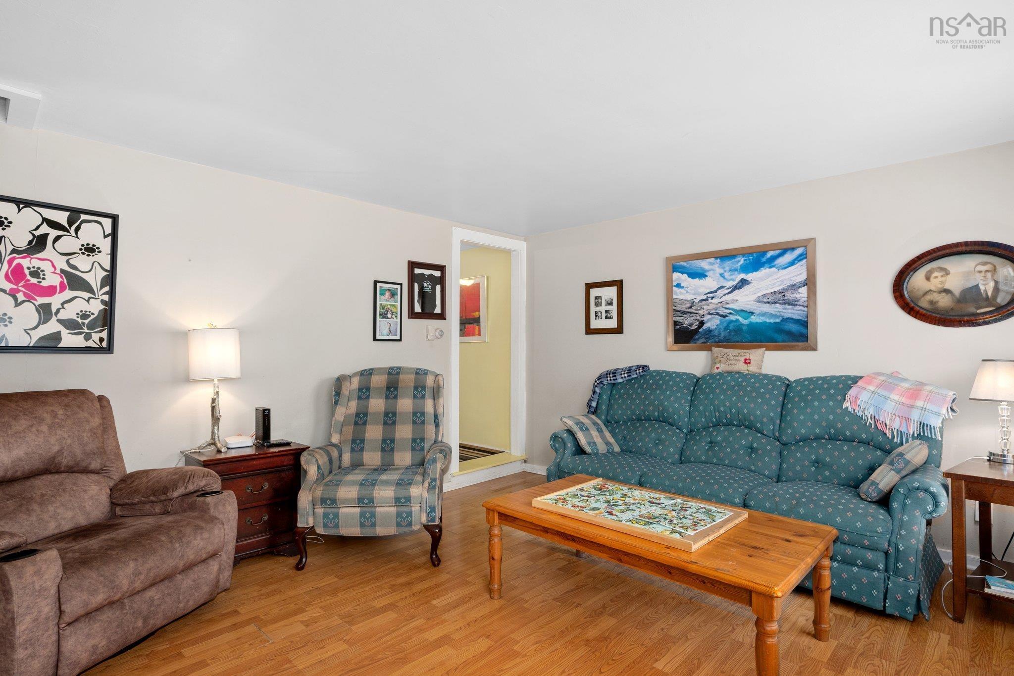 $284,900.00: 5956 Highway 14, Garlands Crossing