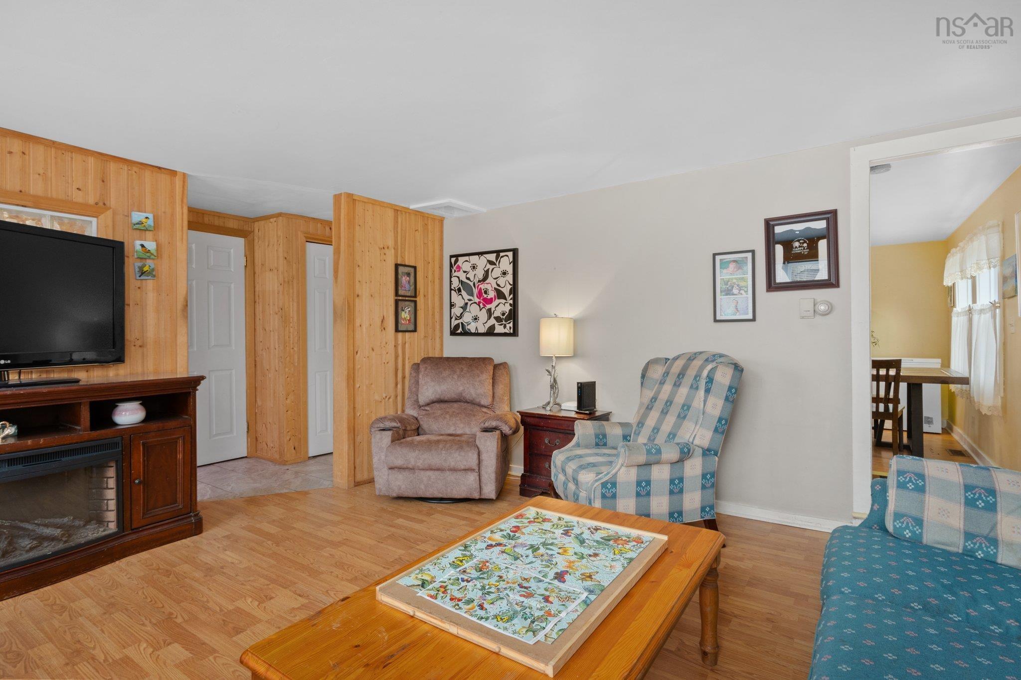 $284,900.00: 5956 Highway 14, Garlands Crossing