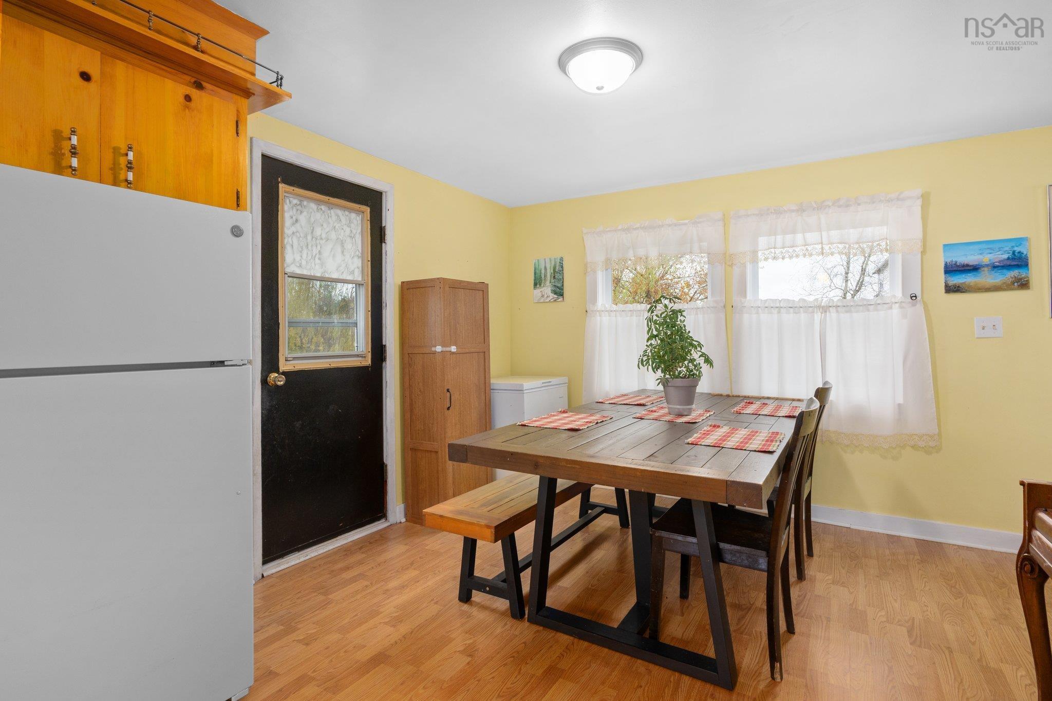 $284,900.00: 5956 Highway 14, Garlands Crossing