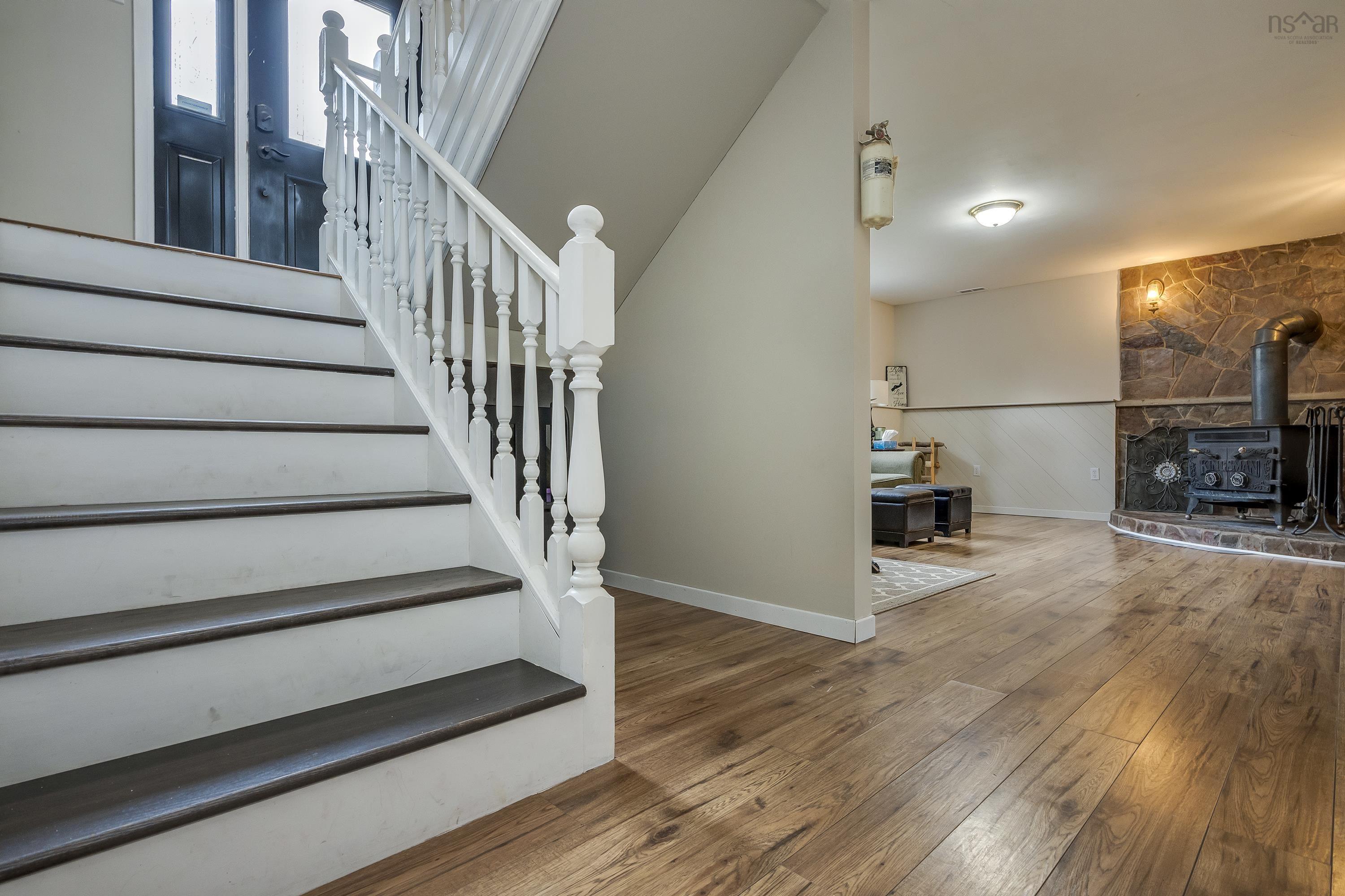 $379,900.00: 65 Birch Drive, Meadowvale