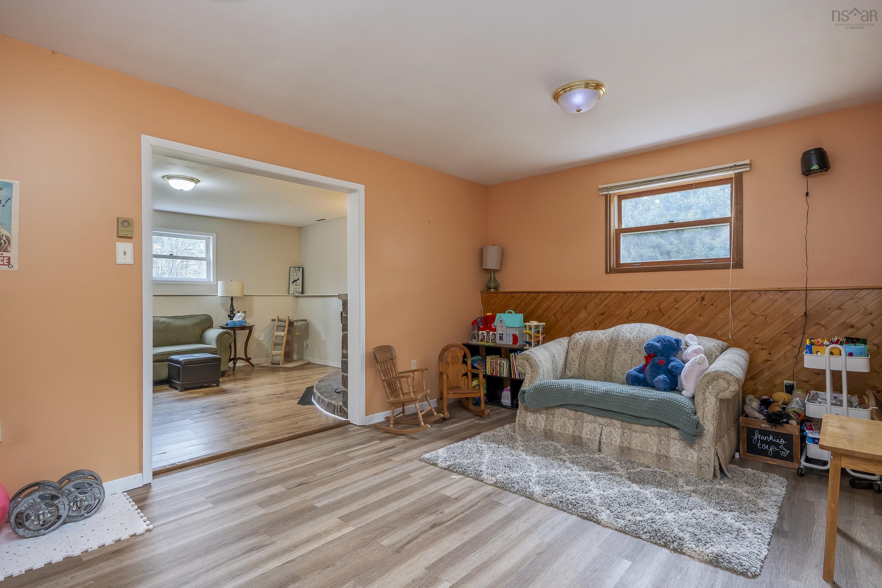 $379,900.00: 65 Birch Drive, Meadowvale