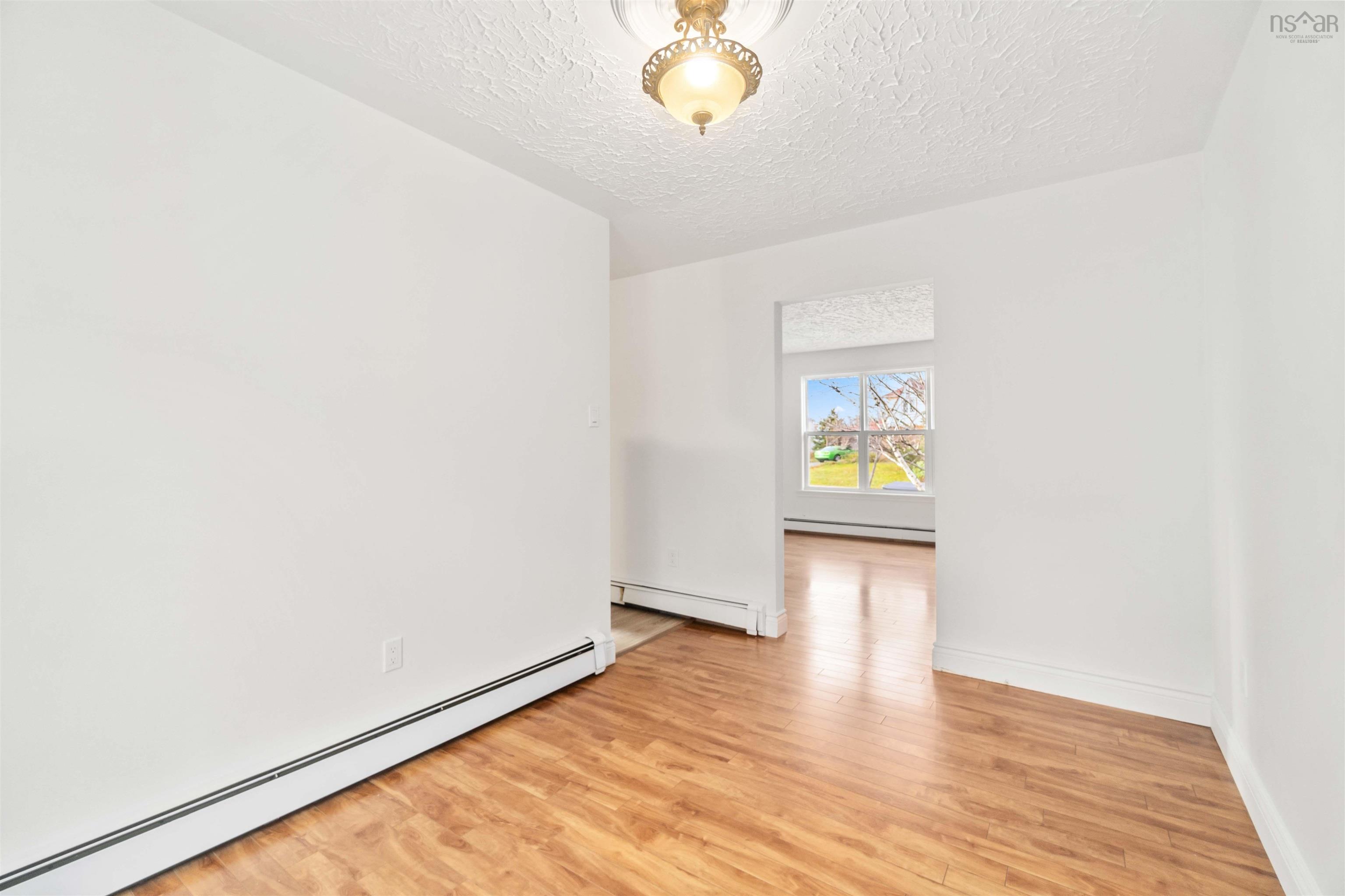 $429,900.00: 174 Spring avenue, Woodlawn