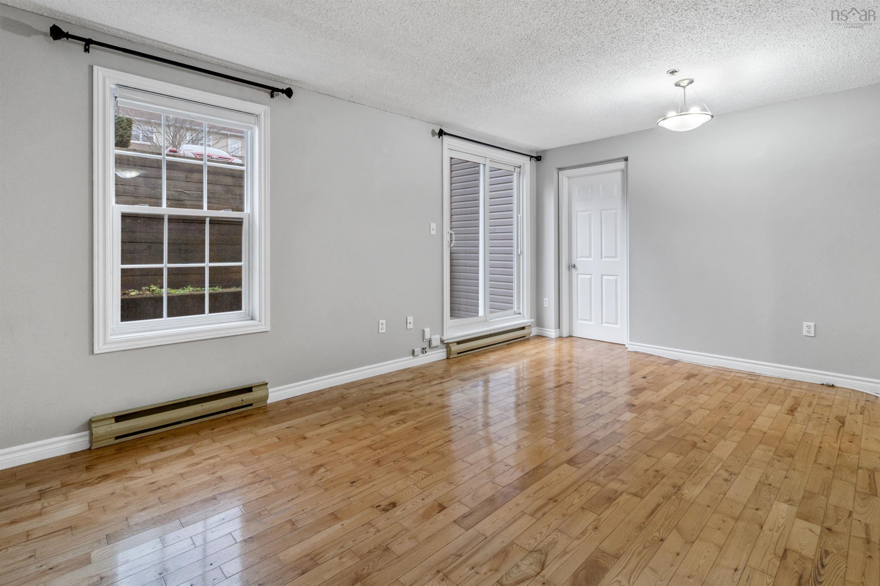 $319,900.00: Unit 114 79 Collins Grove, Dartmouth