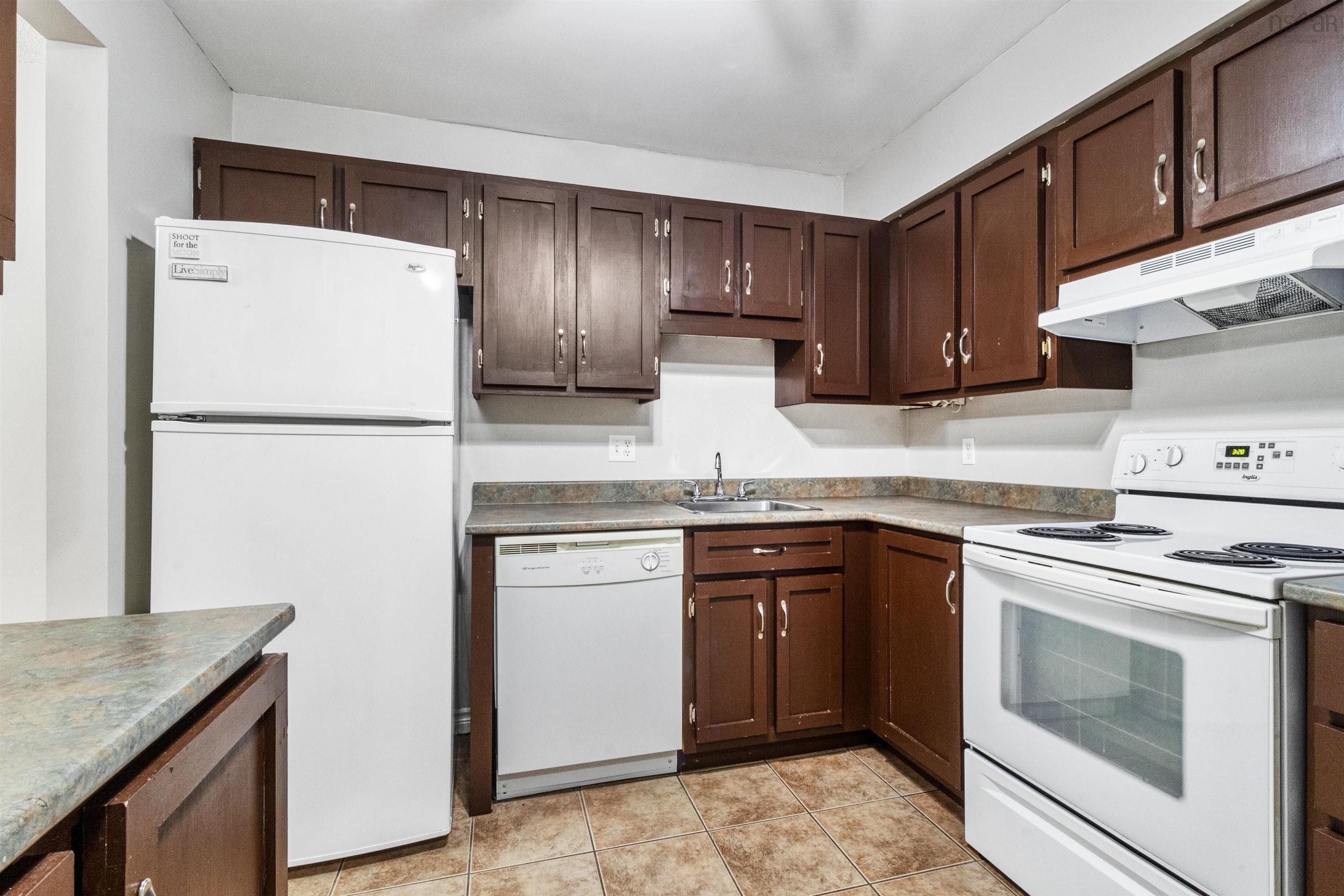 $319,900.00: Unit 114 79 Collins Grove, Dartmouth