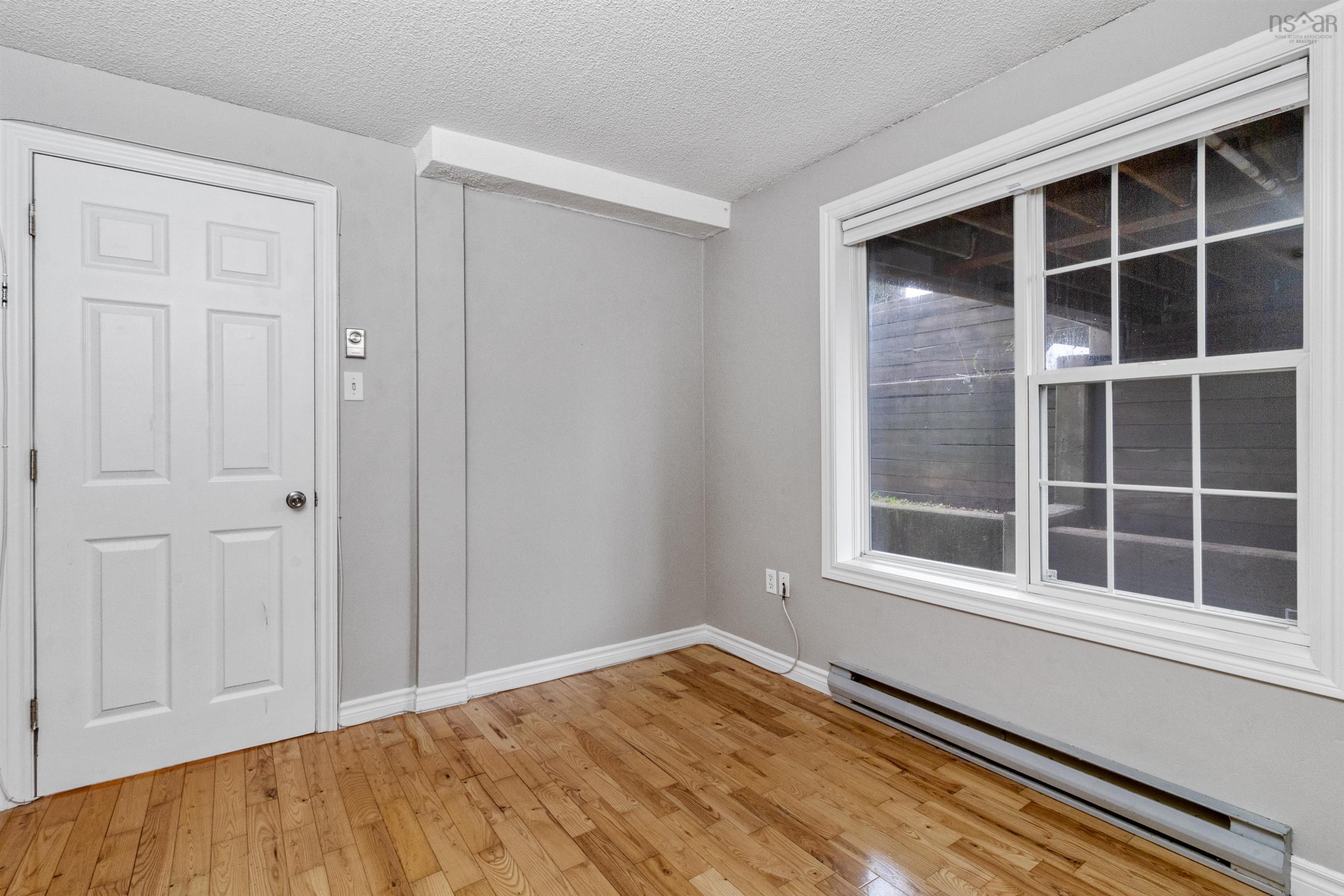 $319,900.00: Unit 114 79 Collins Grove, Dartmouth