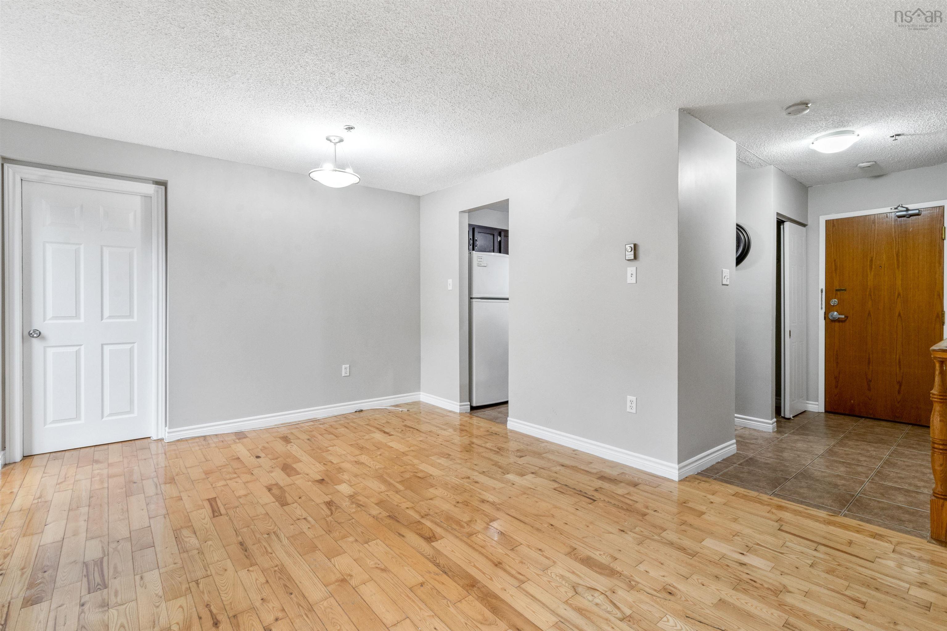 $319,900.00: Unit 114 79 Collins Grove, Dartmouth