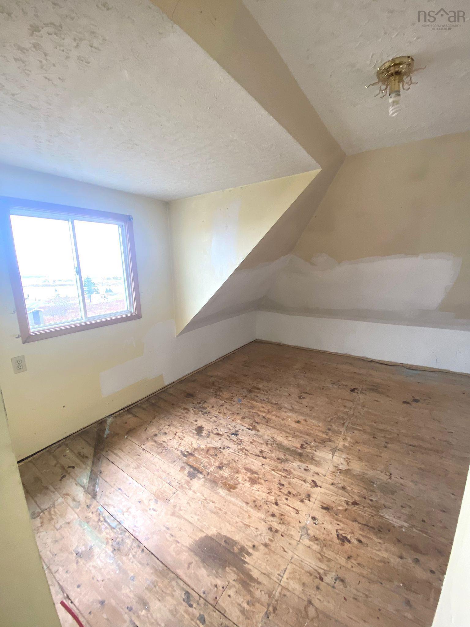$64,999.00: 5152 316 Highway, Charlos Cove
