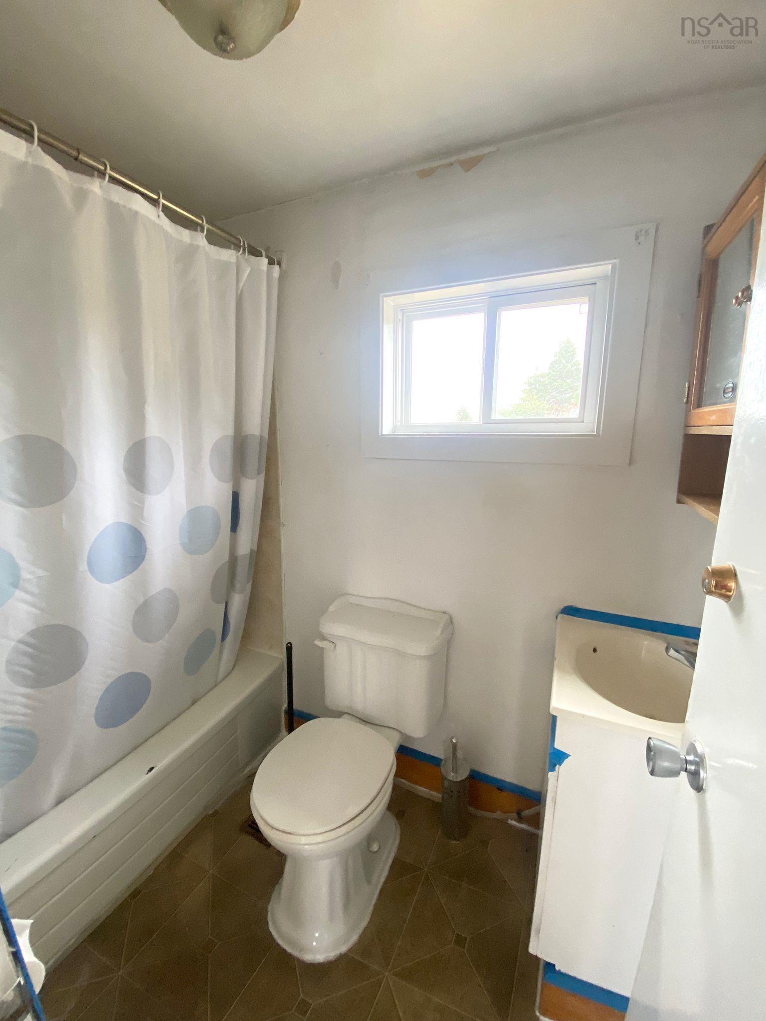 $64,999.00: 5152 316 Highway, Charlos Cove