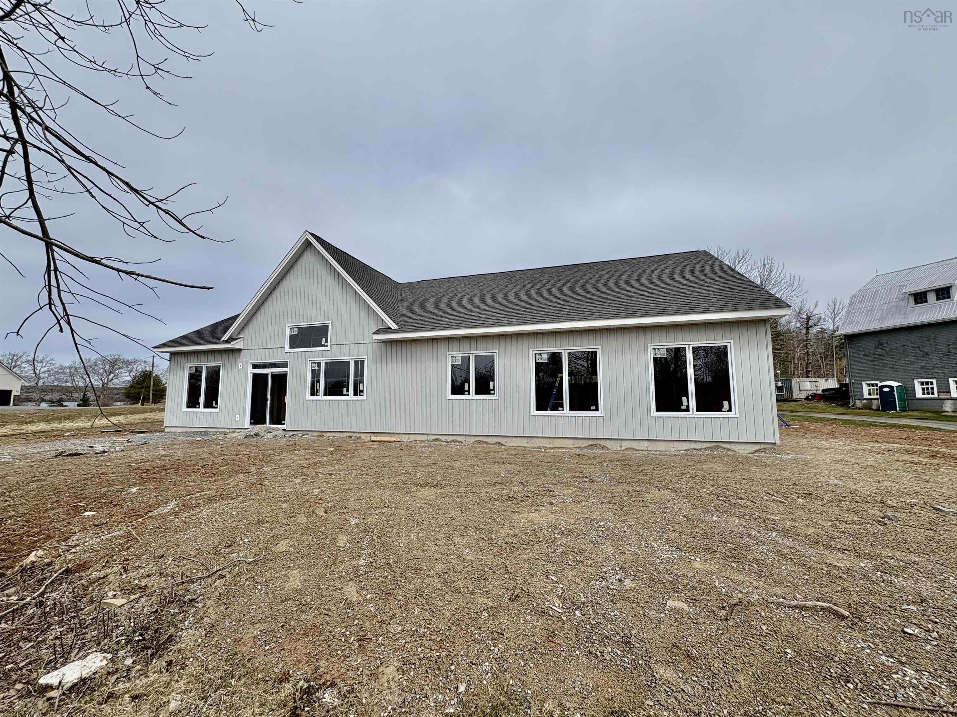 $1,100,000.00: 40 Shirewood Lane, Oakfield
