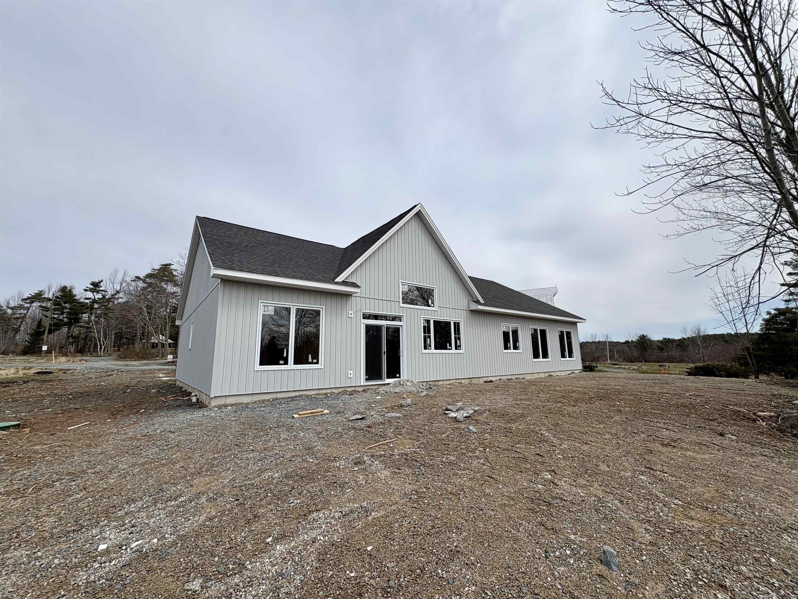 $1,100,000.00: 40 Shirewood Lane, Oakfield