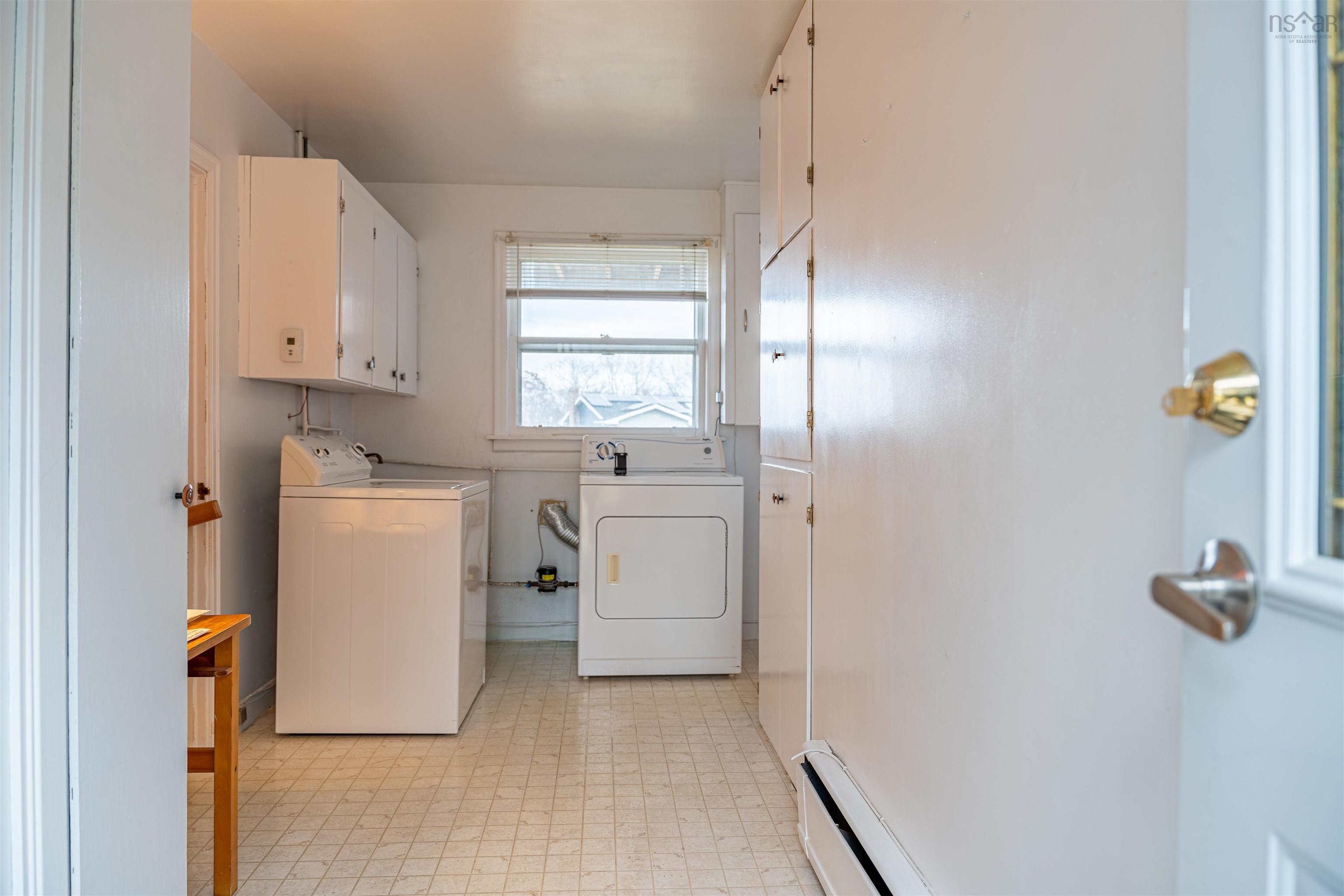 $579,999.00: 10 Winona Crescent, Rockingham