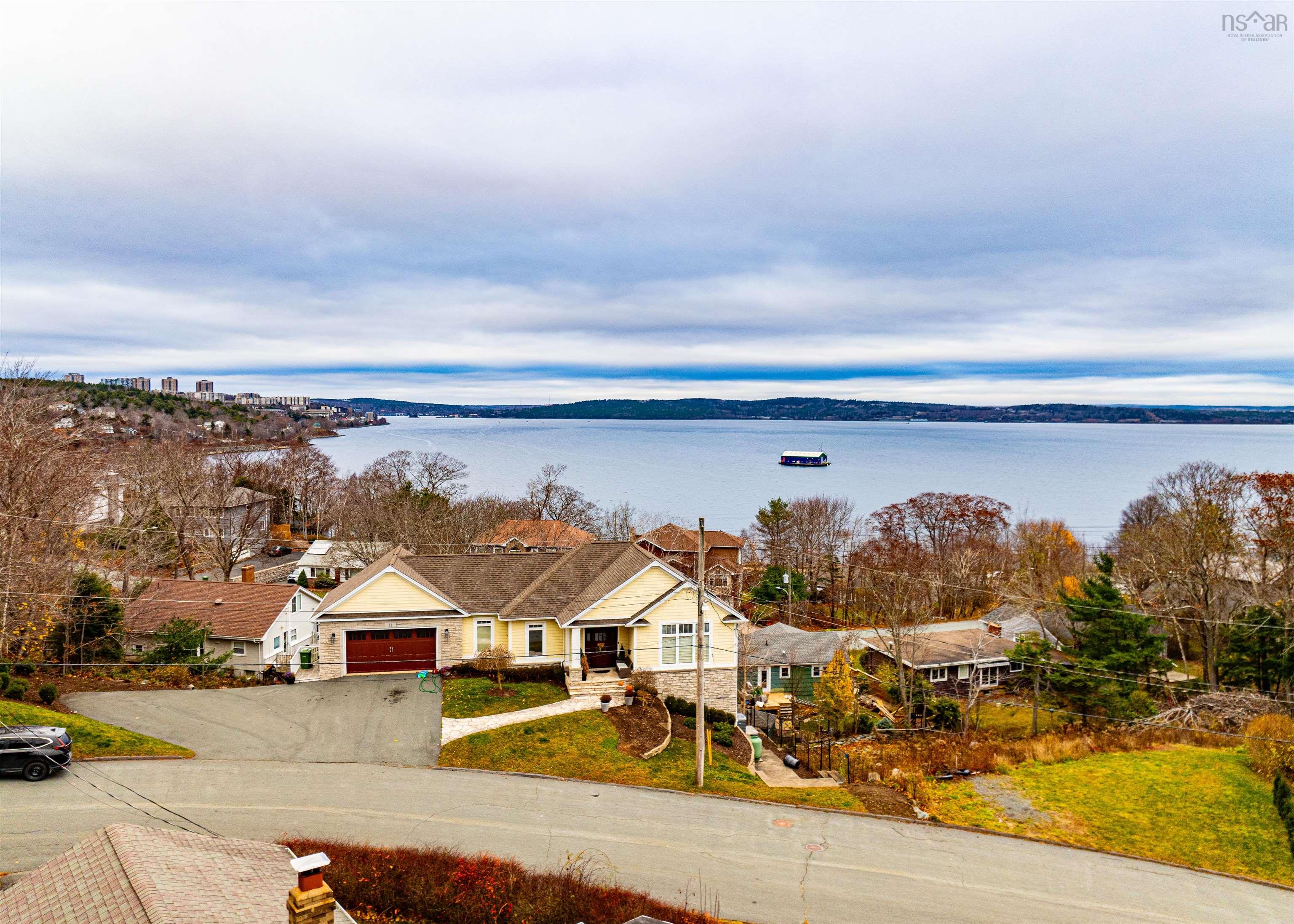 $579,999.00: 10 Winona Crescent, Rockingham