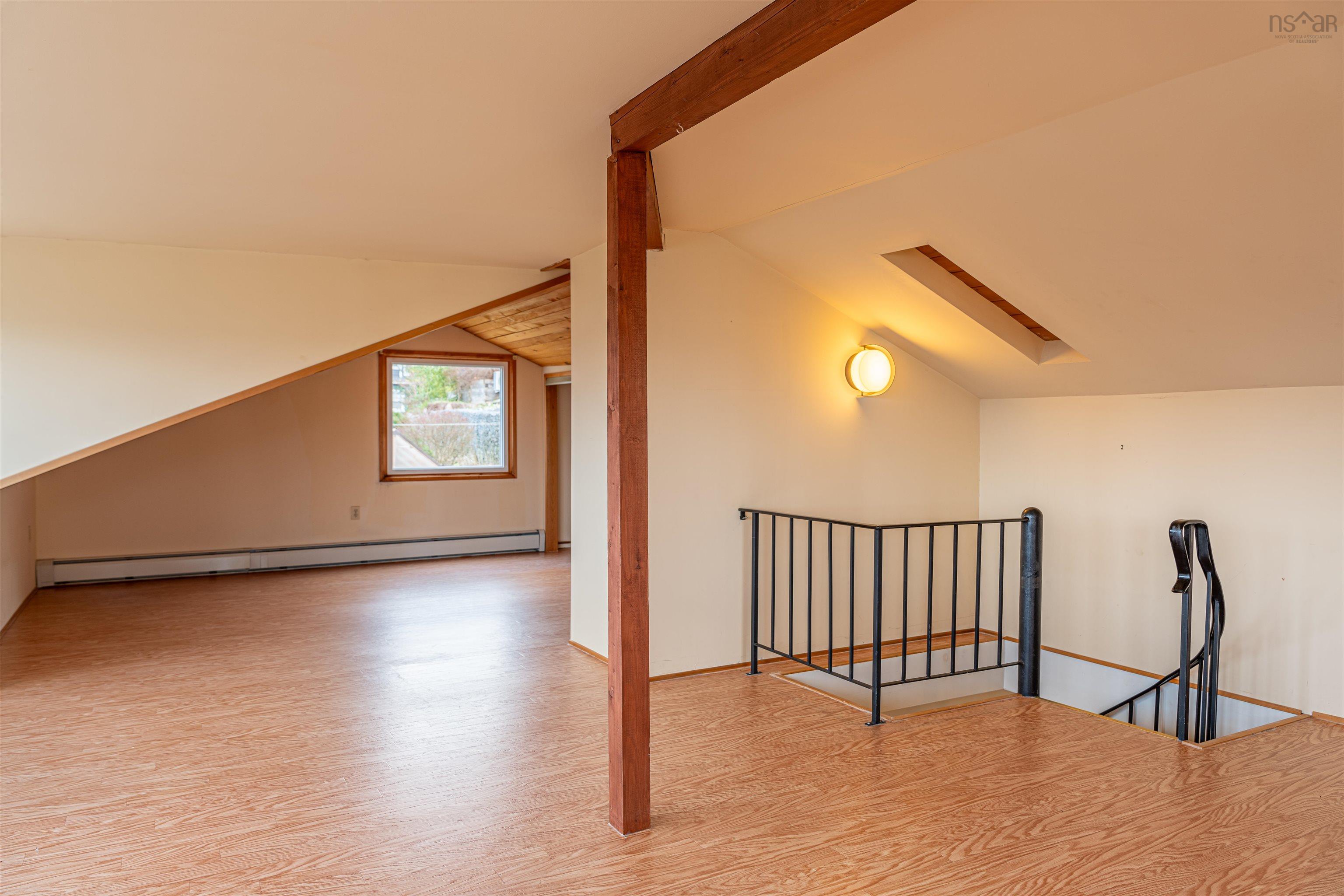 $579,999.00: 10 Winona Crescent, Rockingham