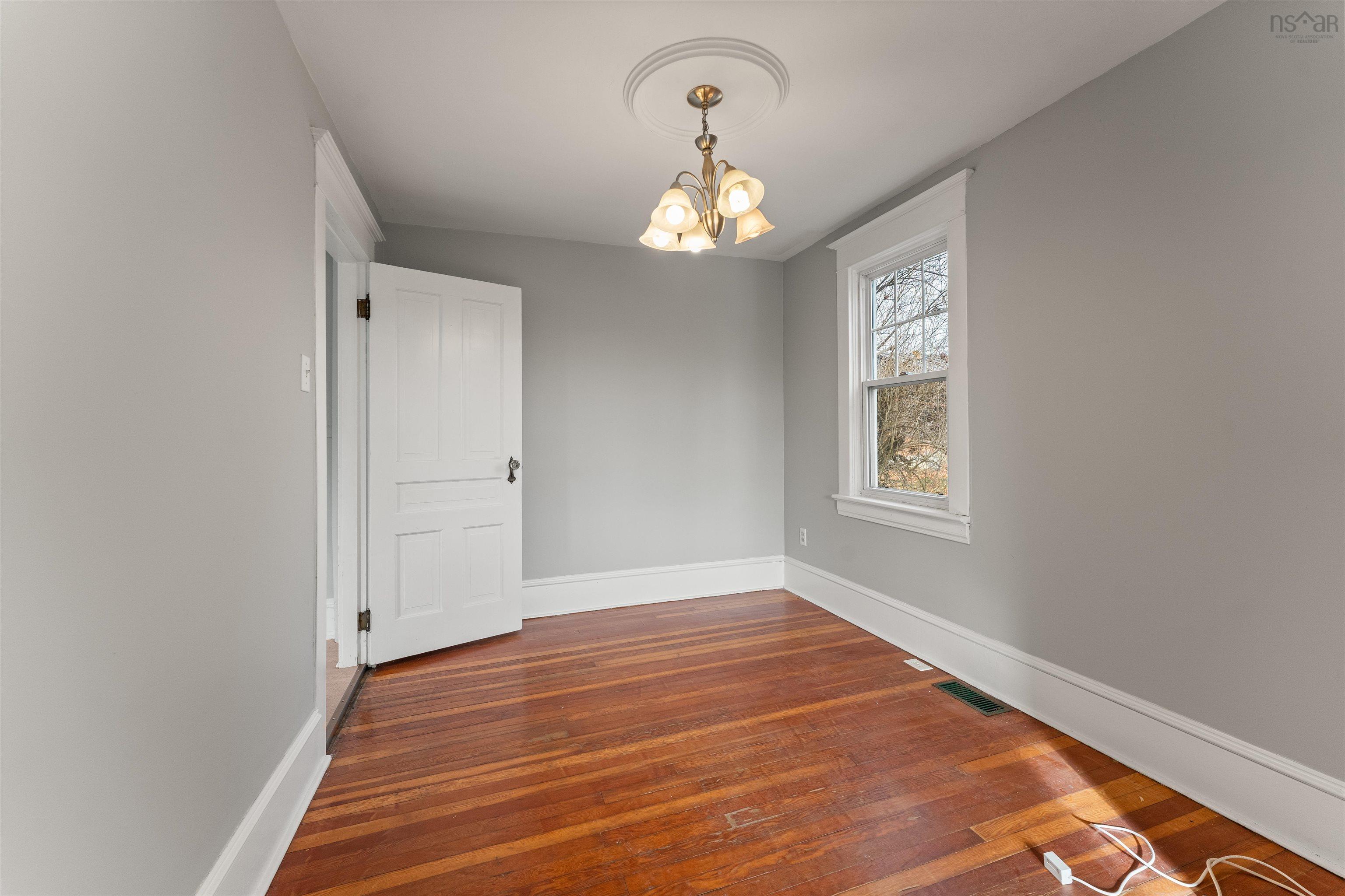 $399,900.00: 53 A Rose Street, Dartmouth