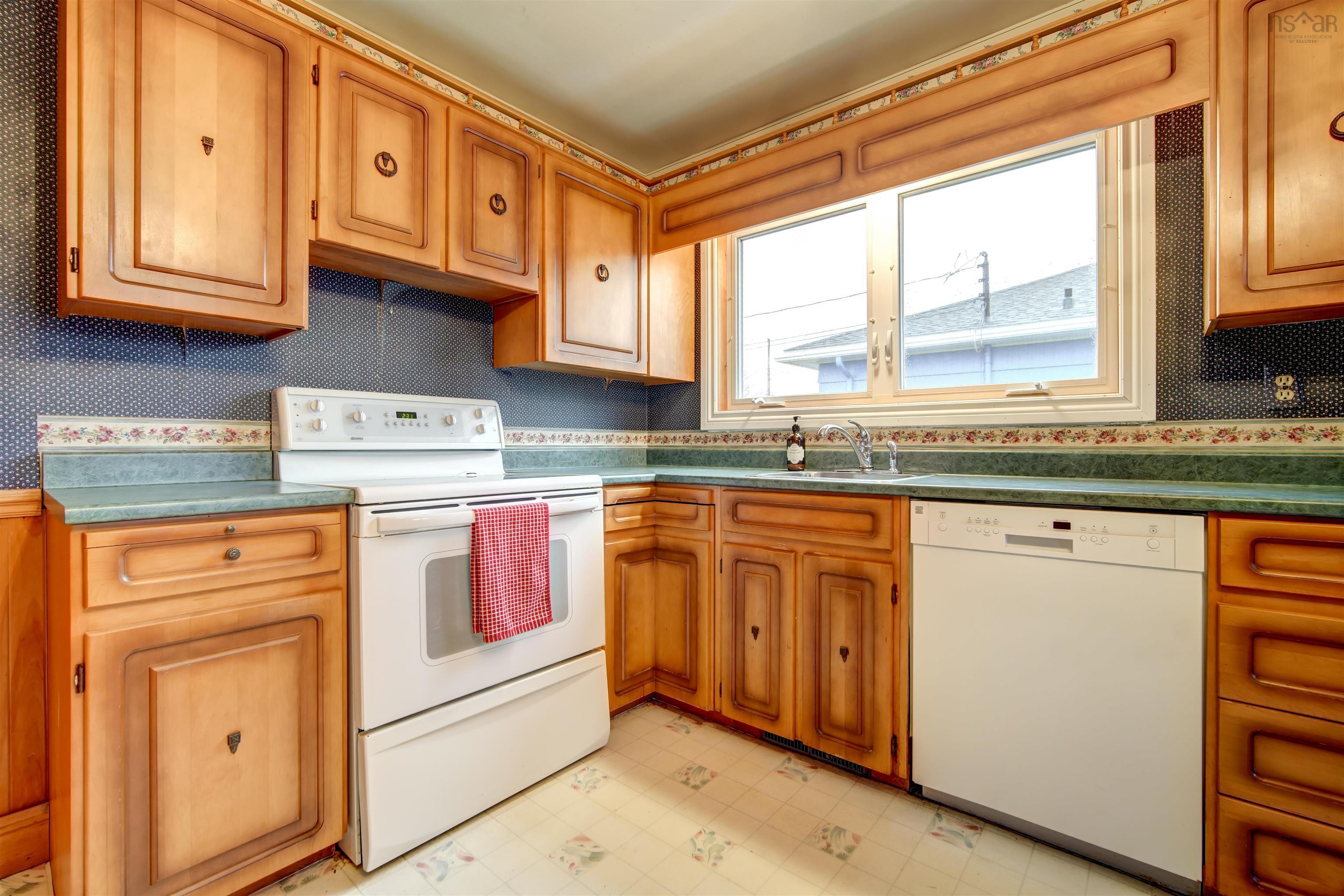 $335,000.00: 98 Symonds Street, Dartmouth