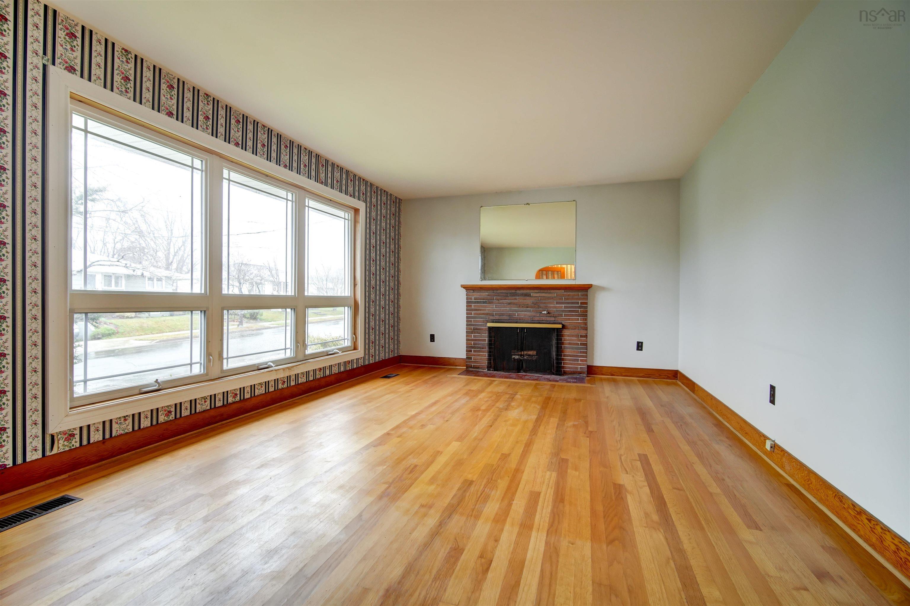 $335,000.00: 98 Symonds Street, Dartmouth