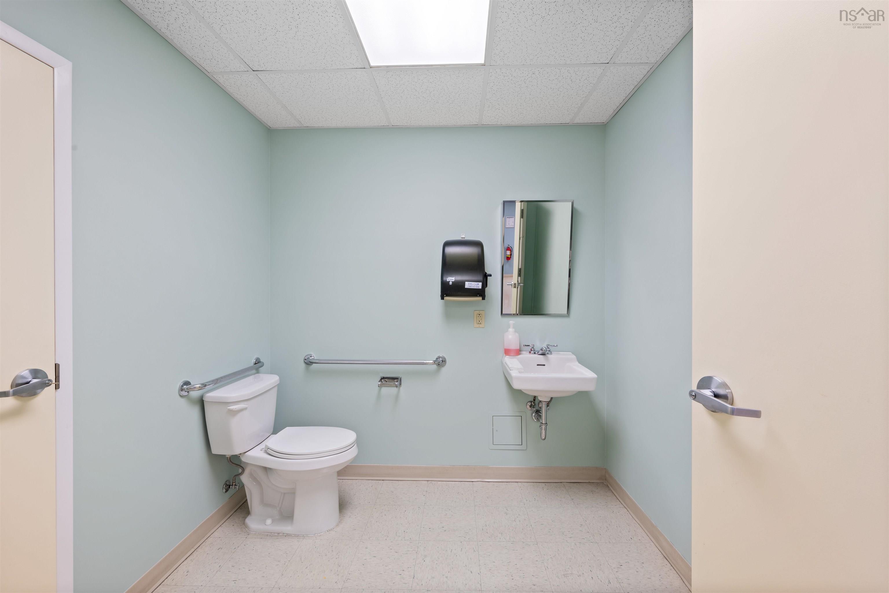 629 5991 Spring Garden Road, Halifax, NS (MLS 202427256)