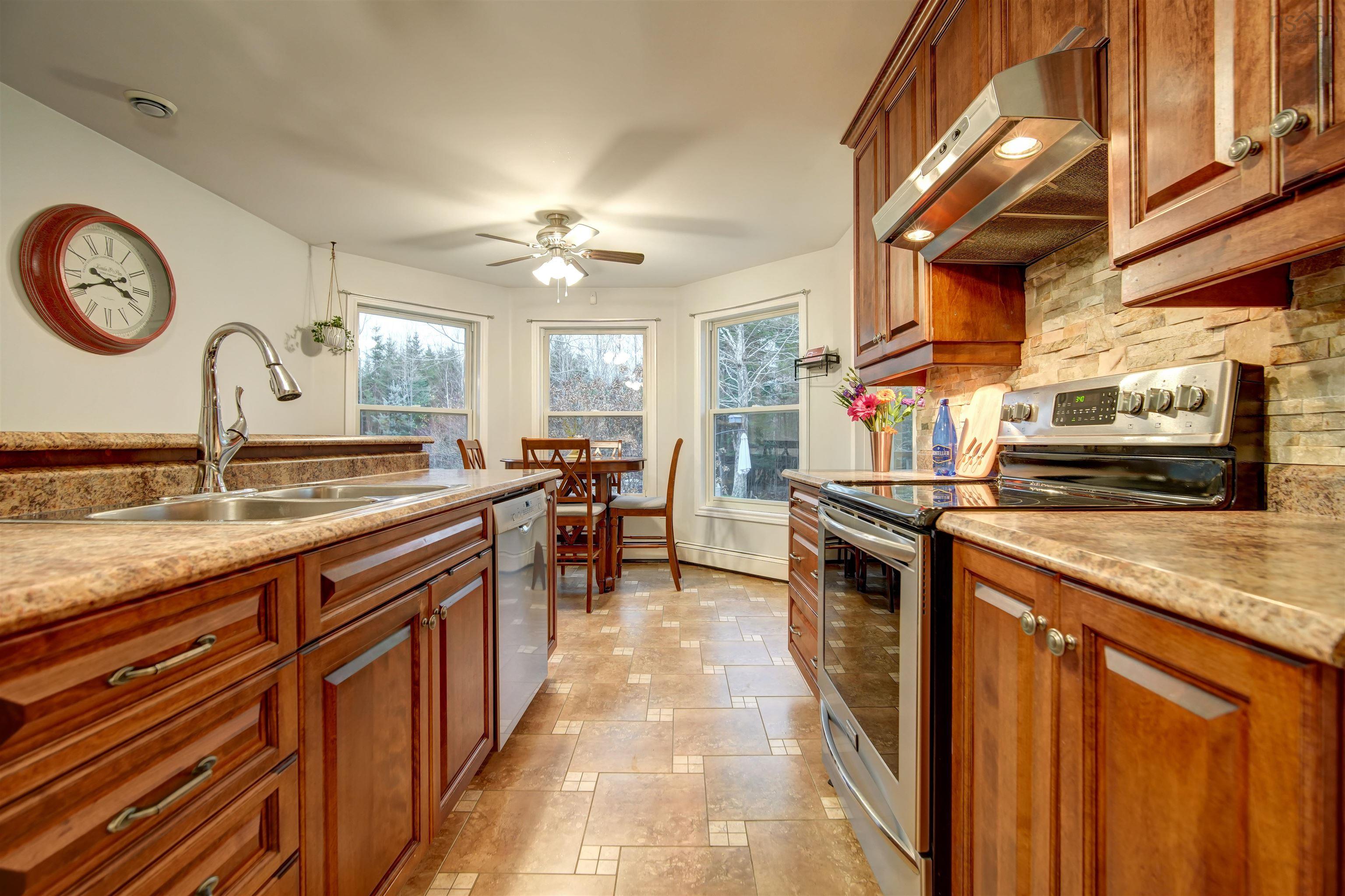 $699,900.00: 489 Windgate Drive, Windsor Junction