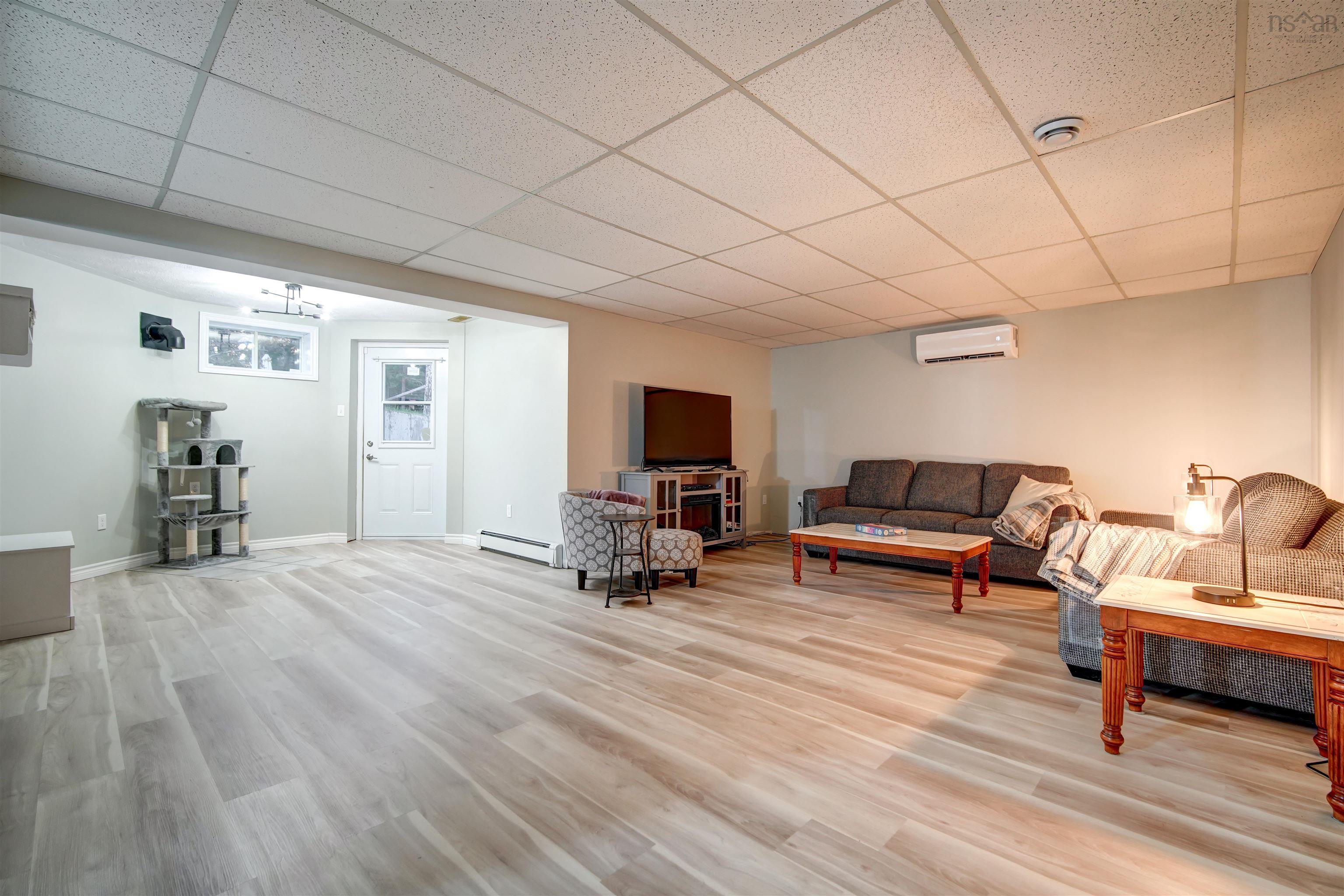 $699,900.00: 489 Windgate Drive, Windsor Junction