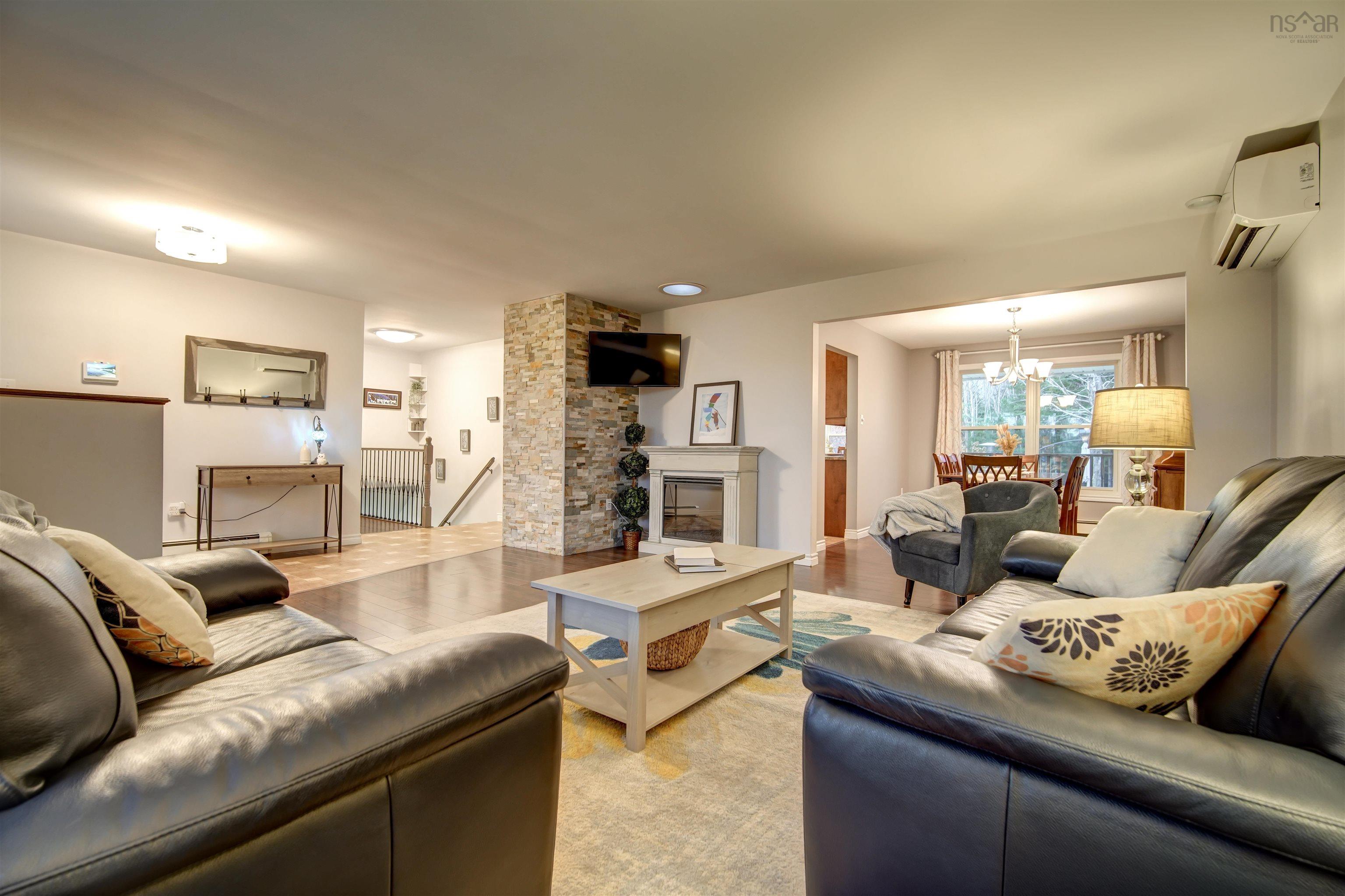 $699,900.00: 489 Windgate Drive, Windsor Junction