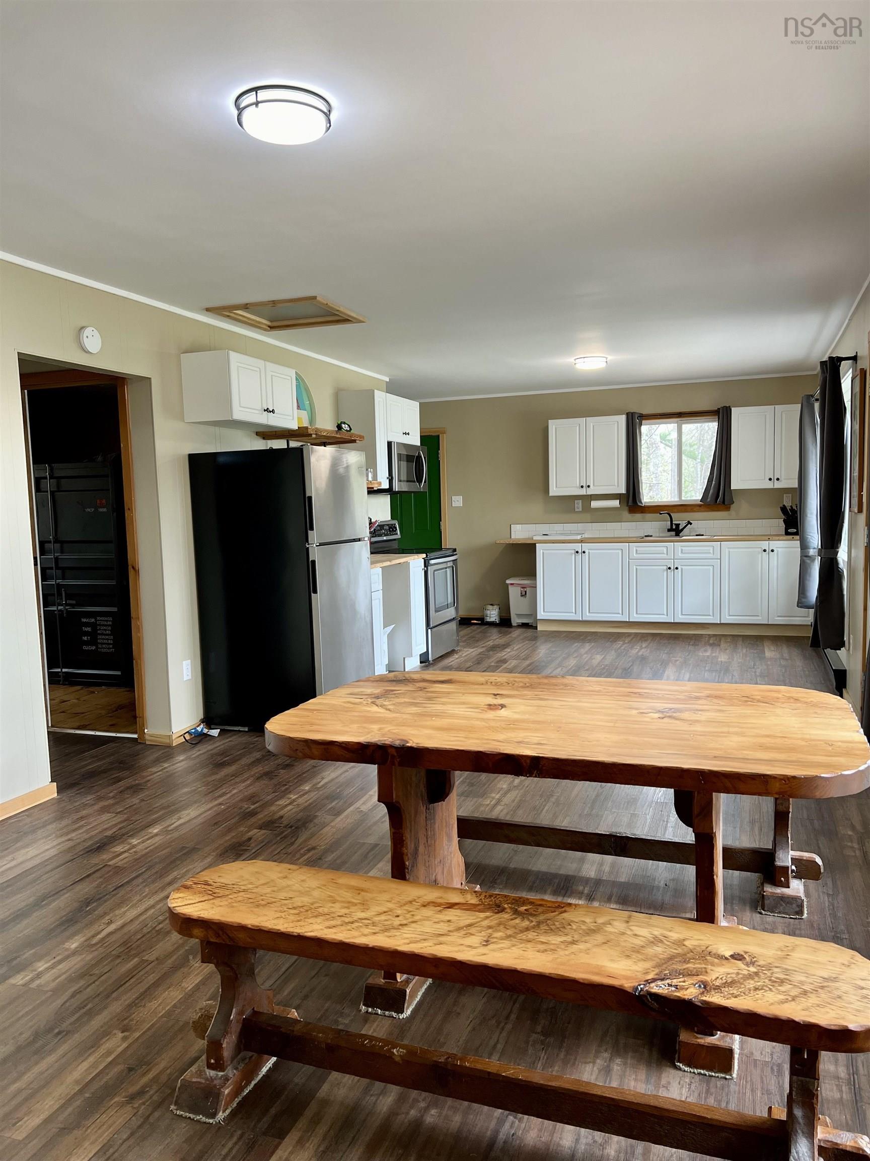 $289,000.00: 98 Lakeside Drive, Welshtown