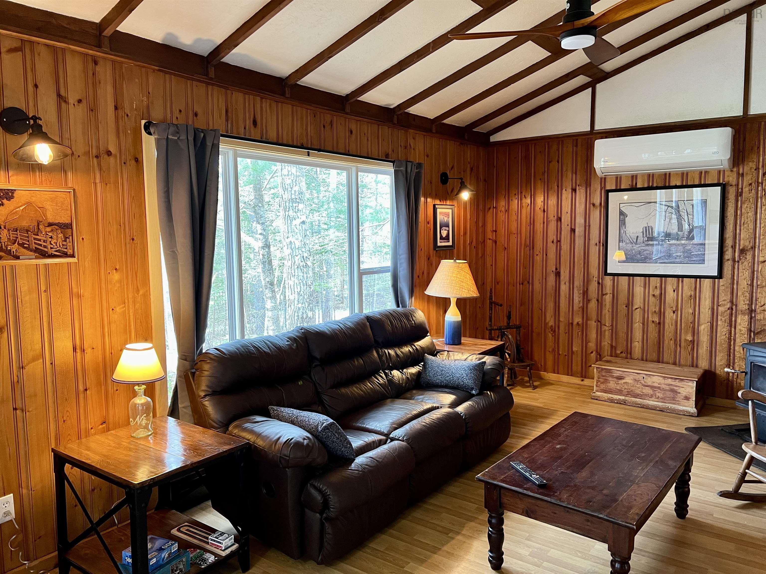 $289,000.00: 98 Lakeside Drive, Welshtown