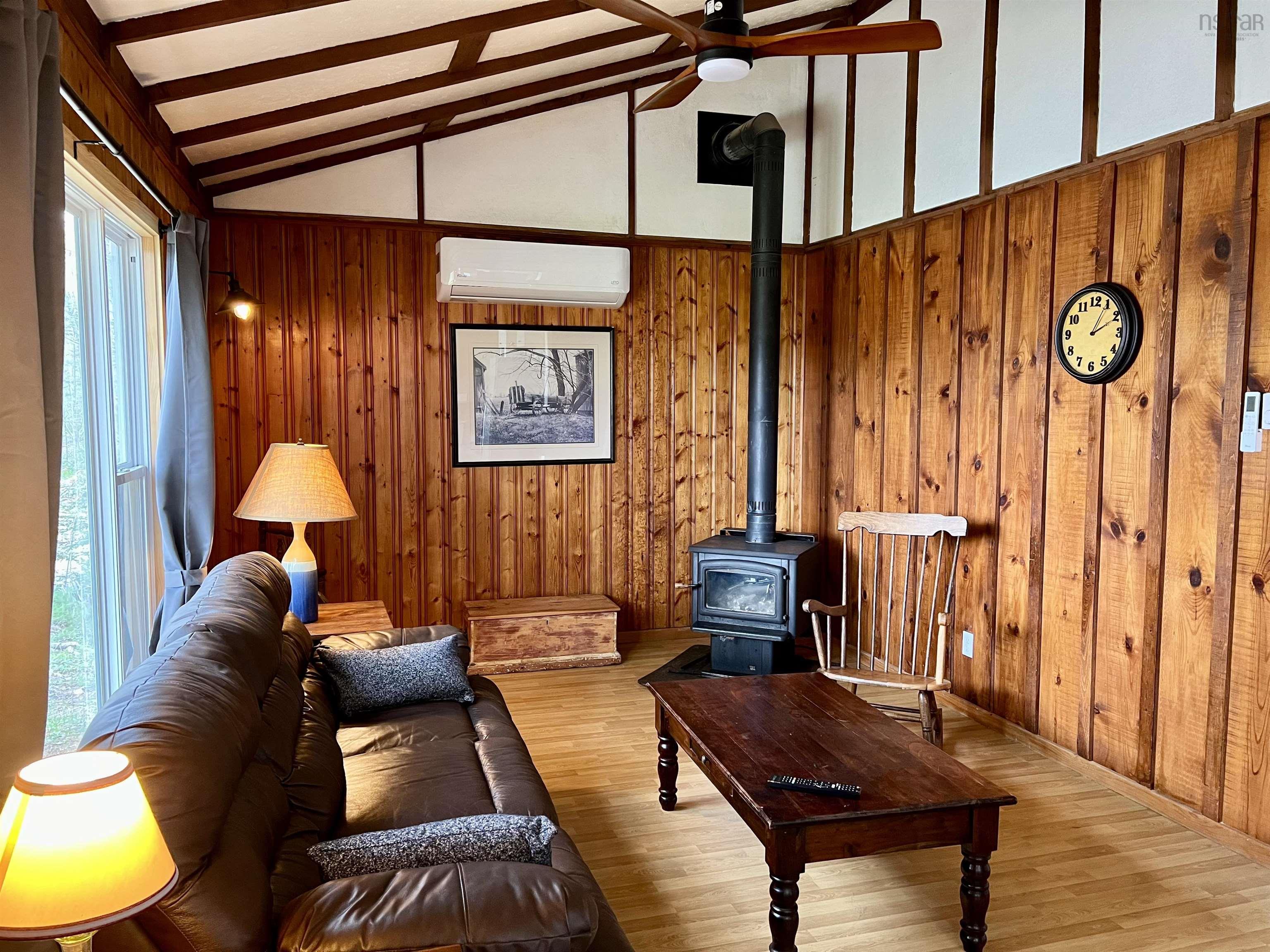 $289,000.00: 98 Lakeside Drive, Welshtown