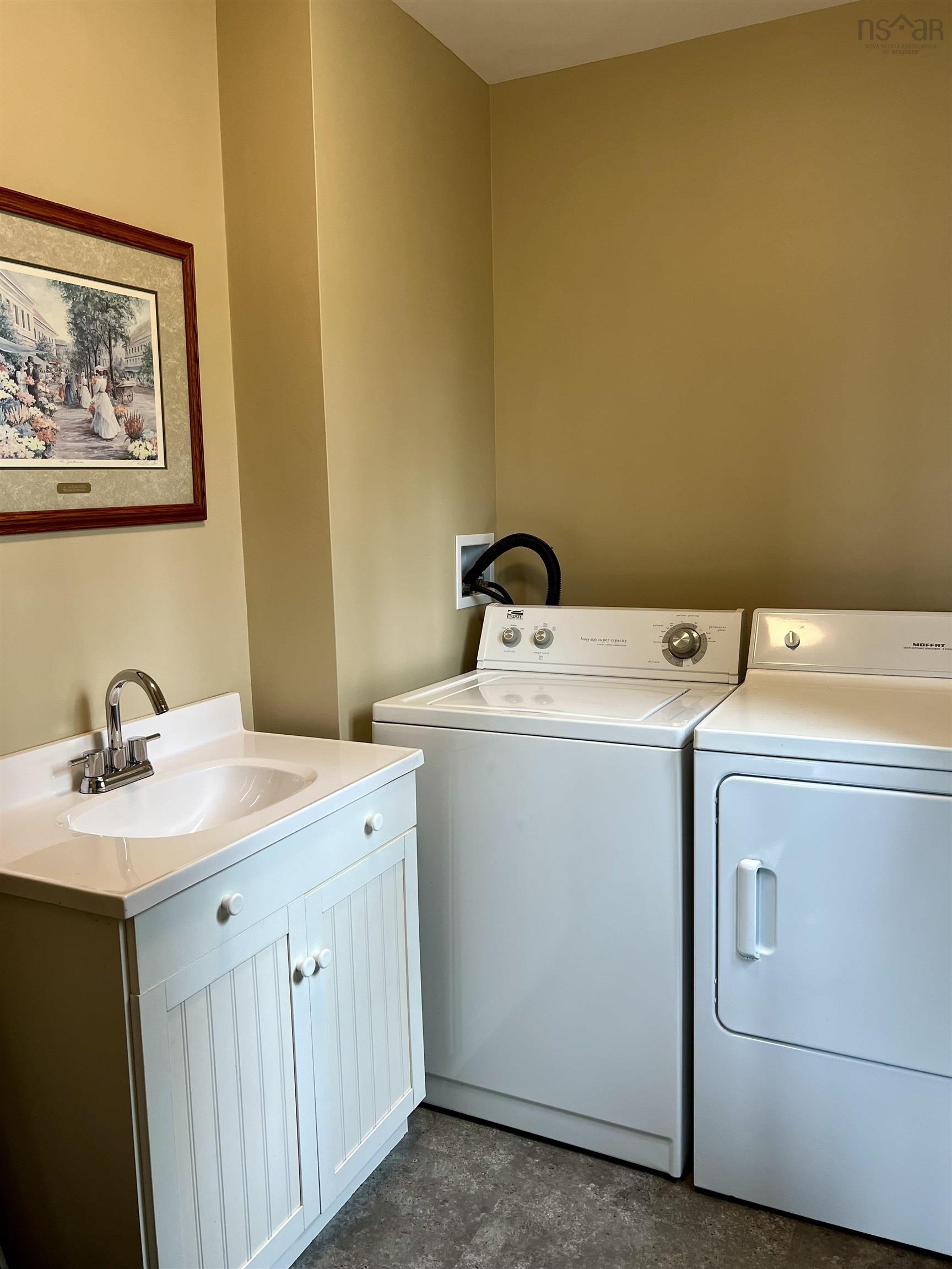 $289,000.00: 98 Lakeside Drive, Welshtown