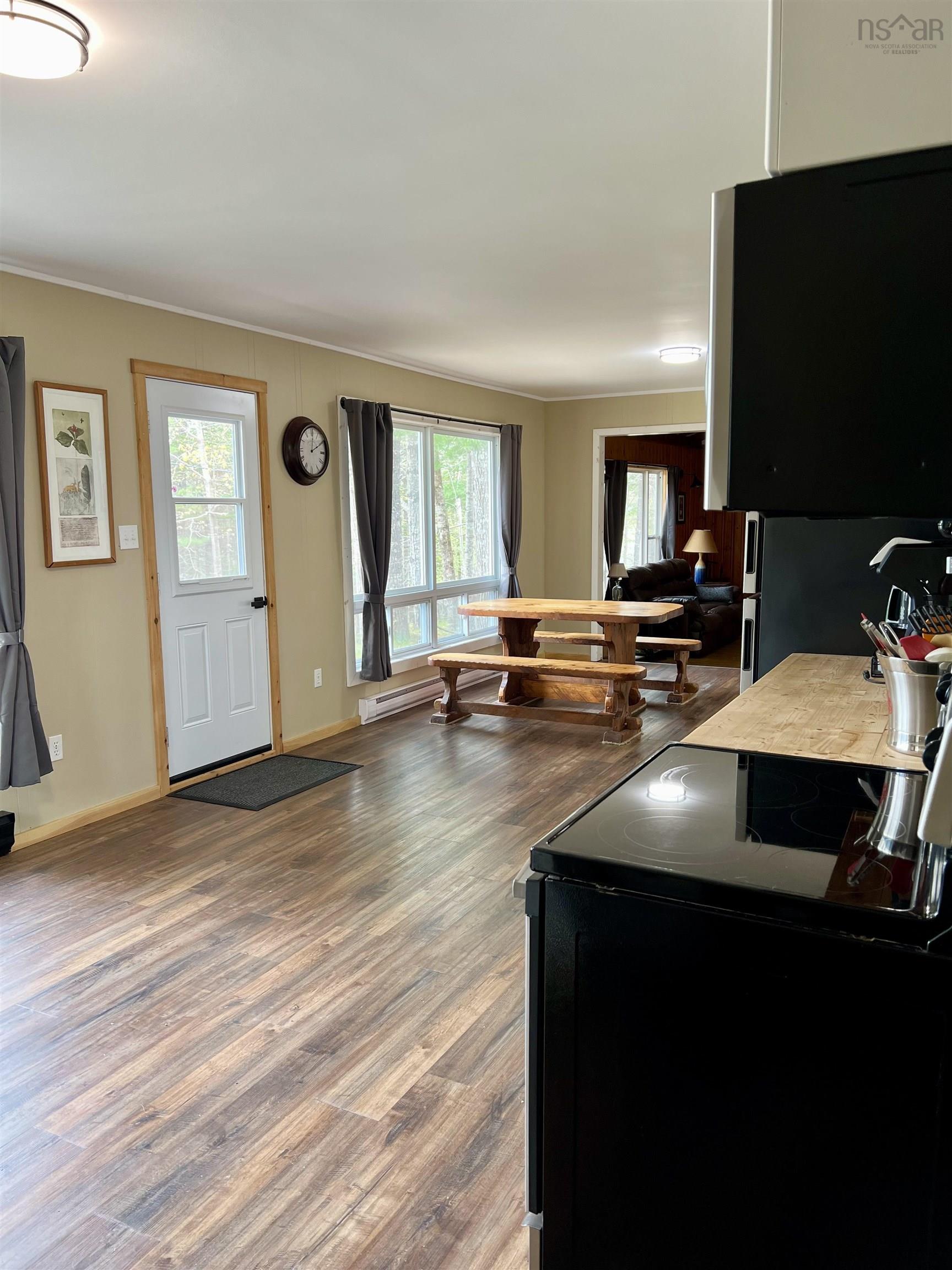 $289,000.00: 98 Lakeside Drive, Welshtown