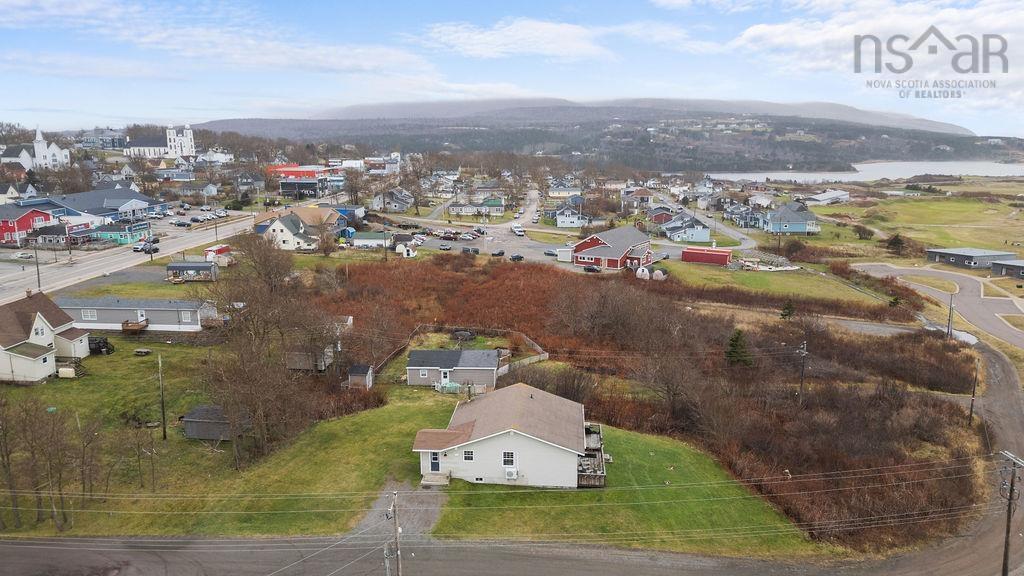 $600,000.00: 9 Mine Road, Inverness