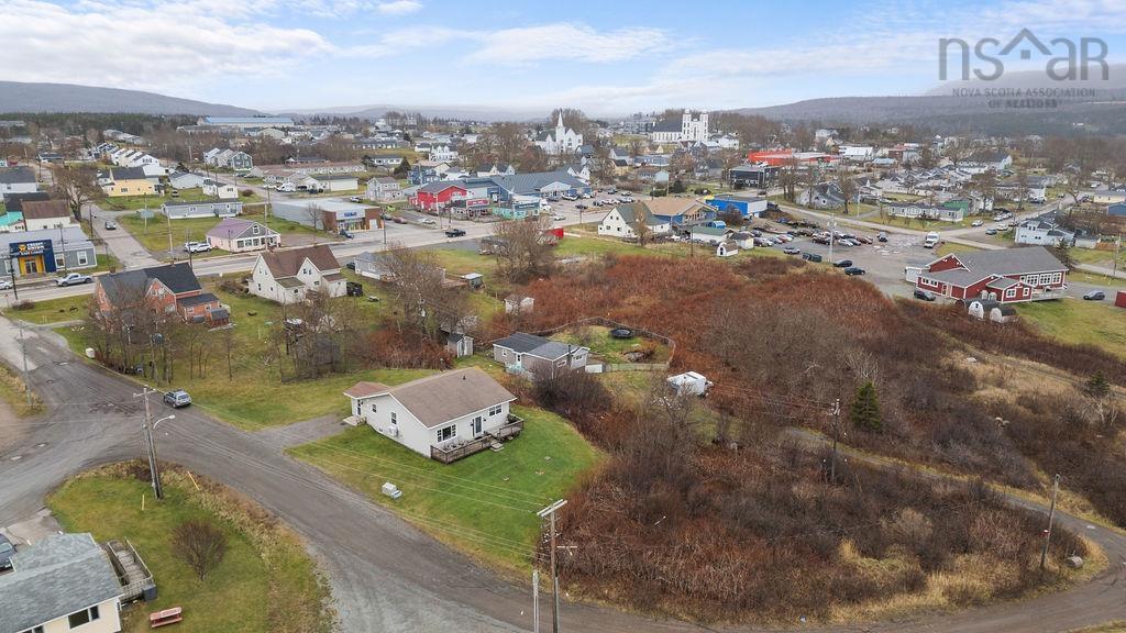$600,000.00: 9 Mine Road, Inverness