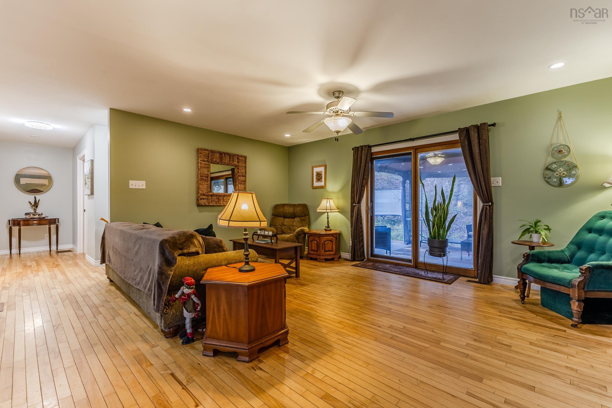 $339,900.00: 82 Chase Lane, Beaver Brook