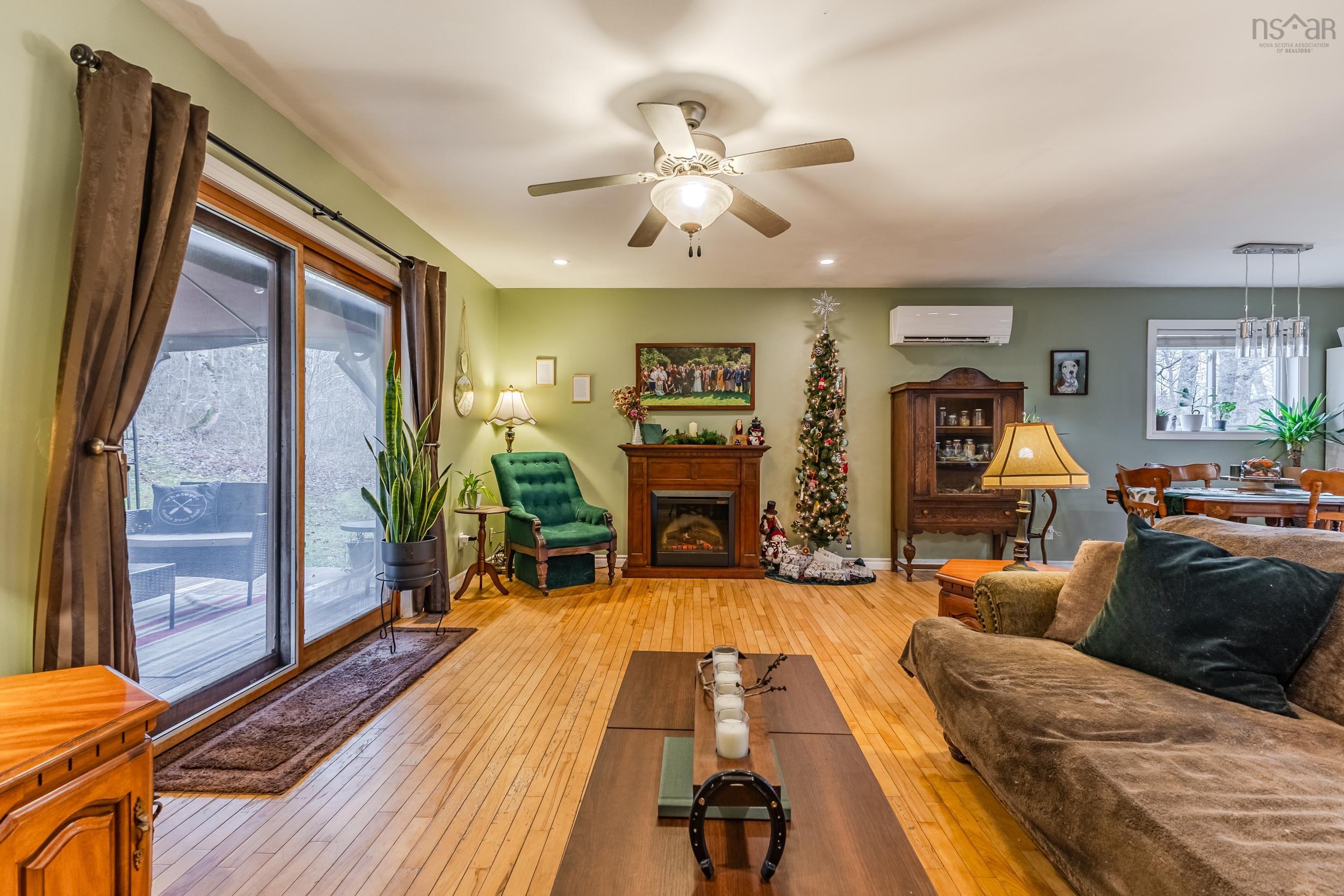 $339,900.00: 82 Chase Lane, Beaver Brook
