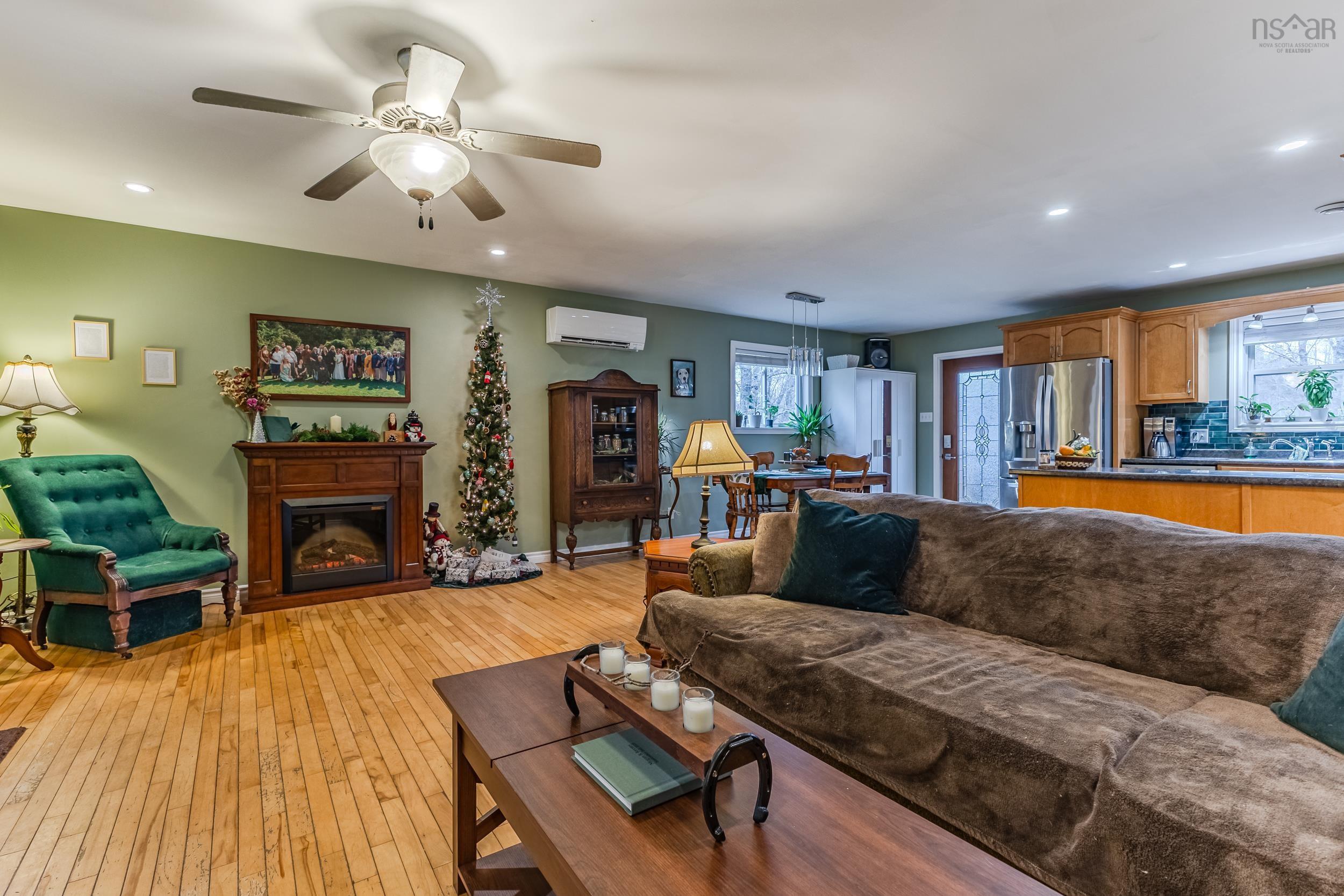 $339,900.00: 82 Chase Lane, Beaver Brook