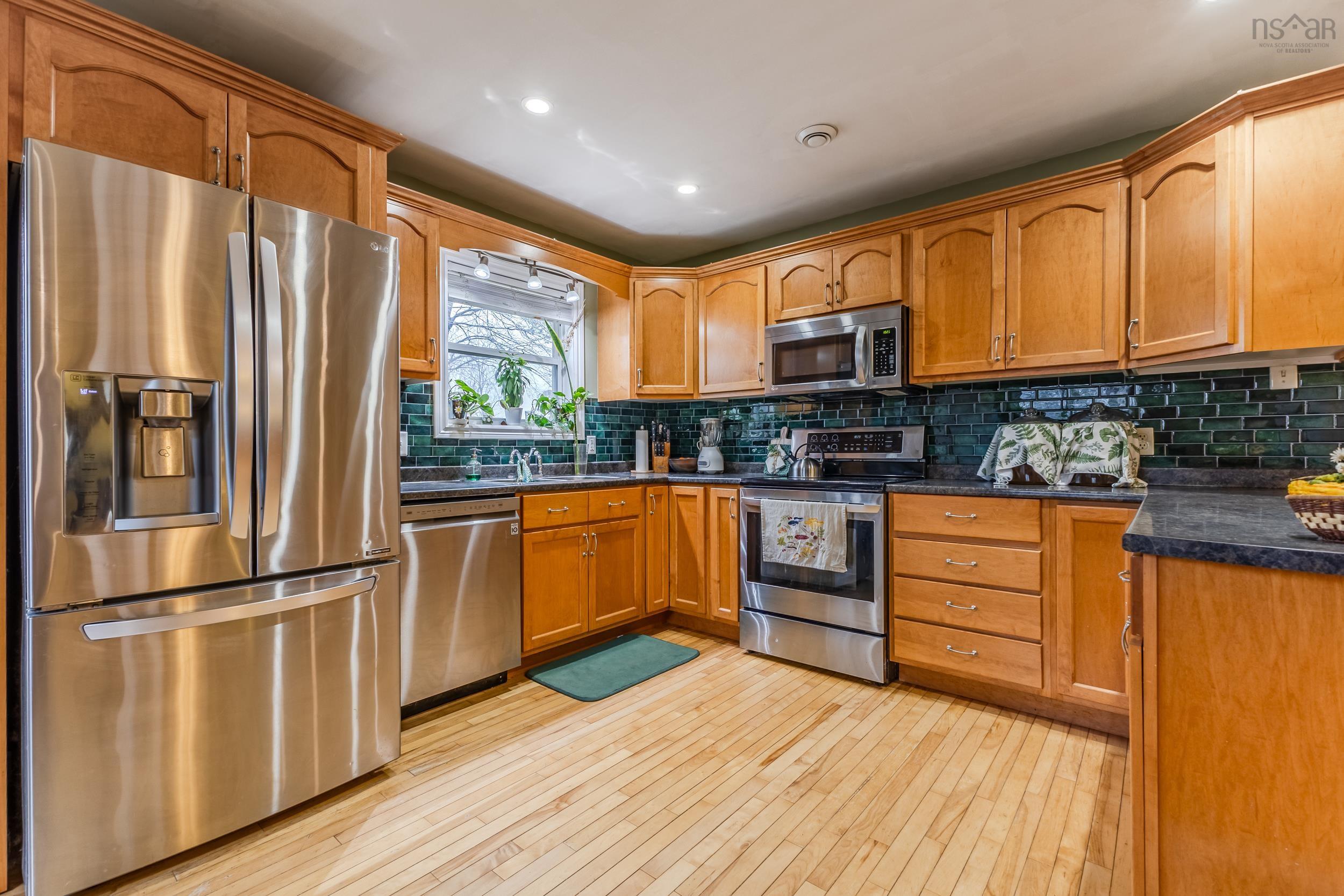 $339,900.00: 82 Chase Lane, Beaver Brook