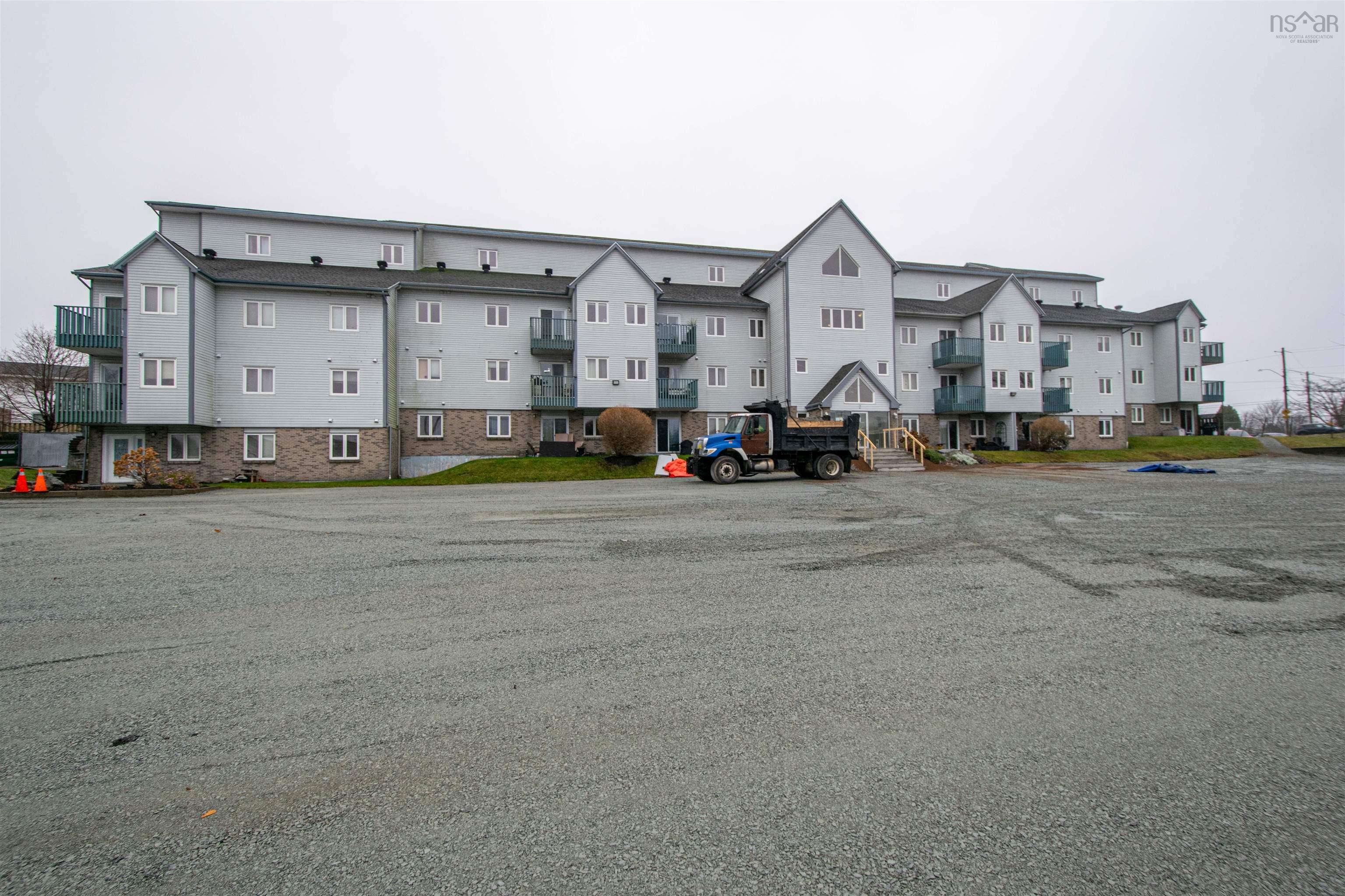 $324,900.00: 200 2 Lombardy Lane, Dartmouth