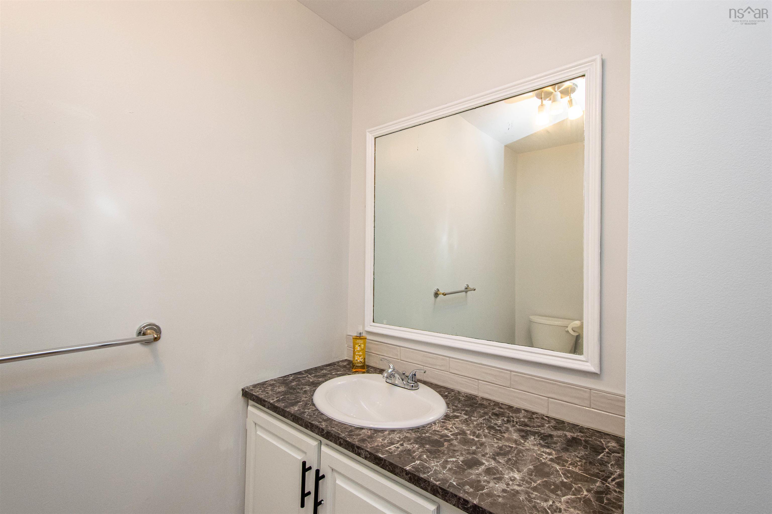 $324,900.00: 200 2 Lombardy Lane, Dartmouth