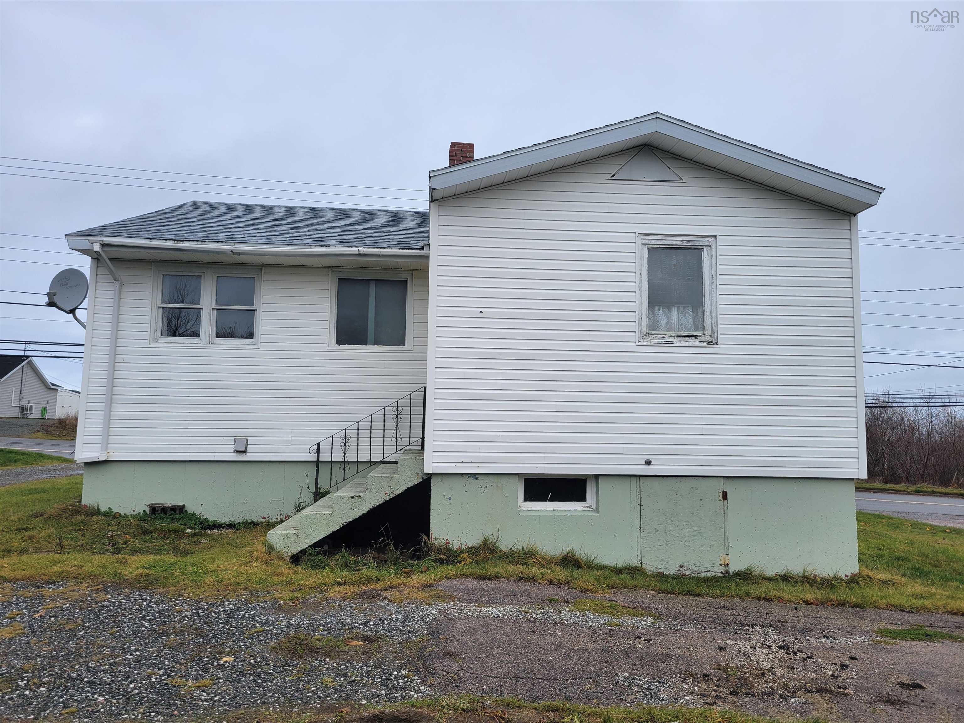 $109,900.00: 935 Main Street, Glace Bay