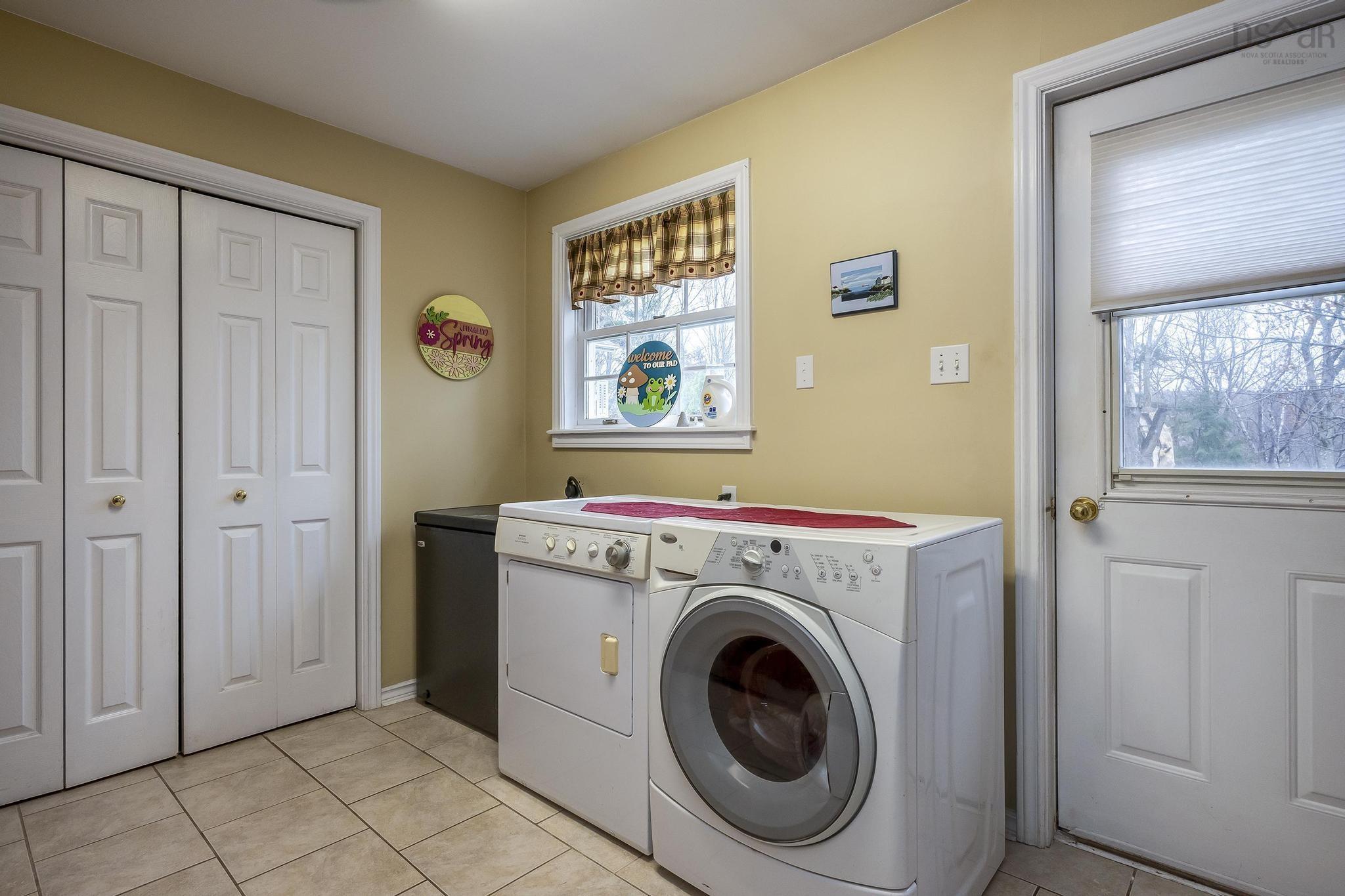 $549,000.00: 29 Bishop Avenue W, New Minas