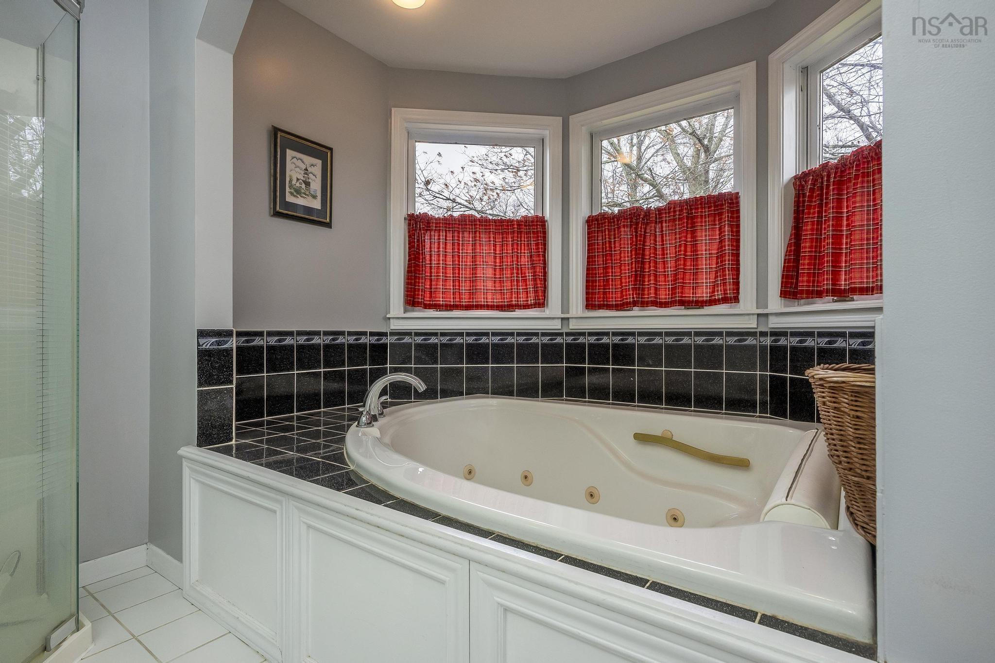 $549,000.00: 29 Bishop Avenue W, New Minas