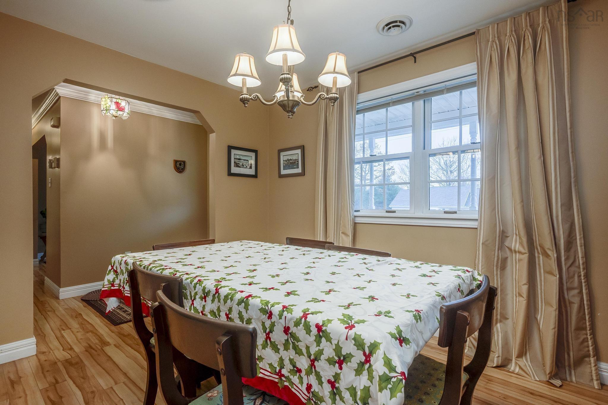 $549,000.00: 29 Bishop Avenue W, New Minas