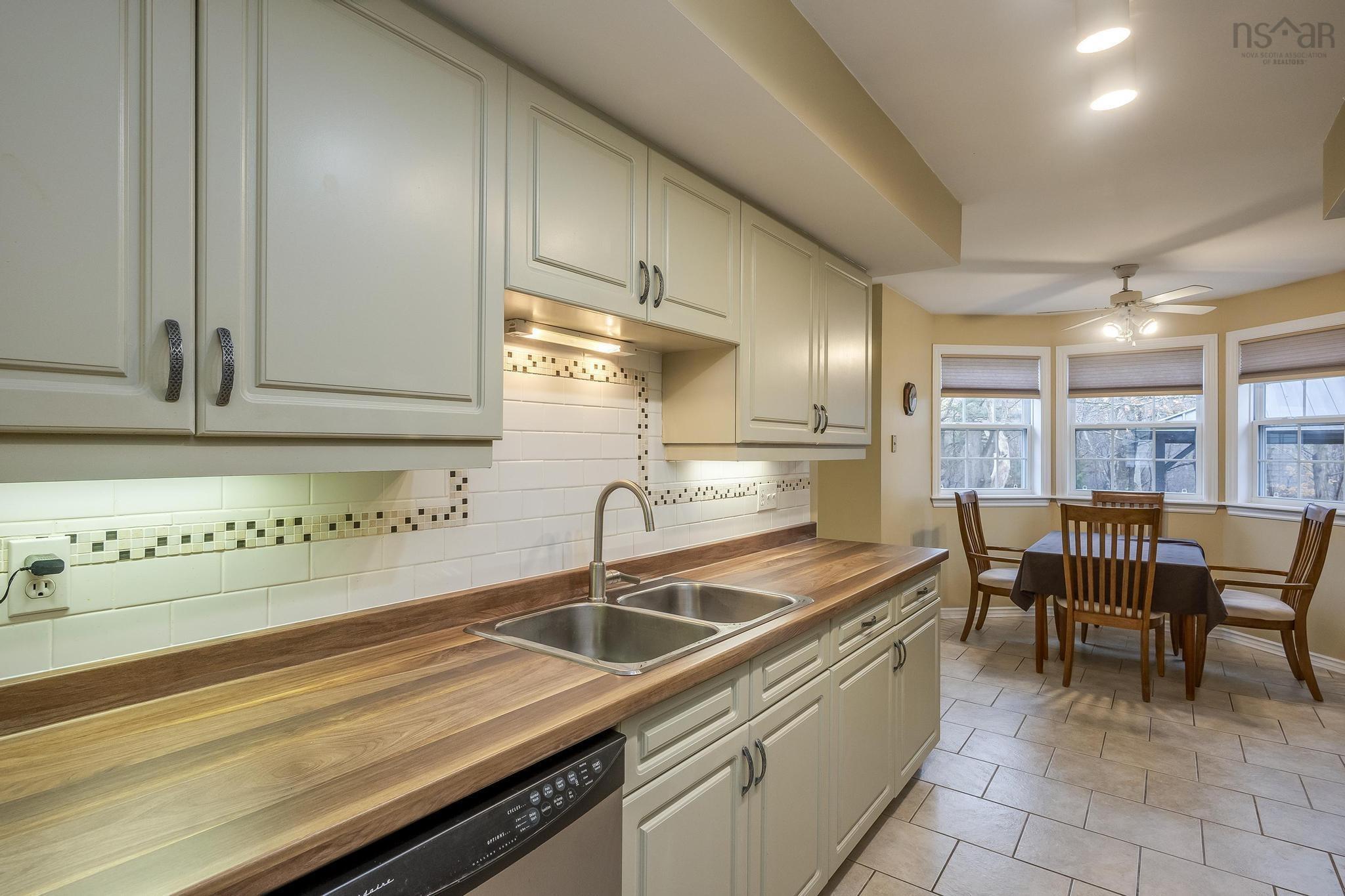 $549,000.00: 29 Bishop Avenue W, New Minas