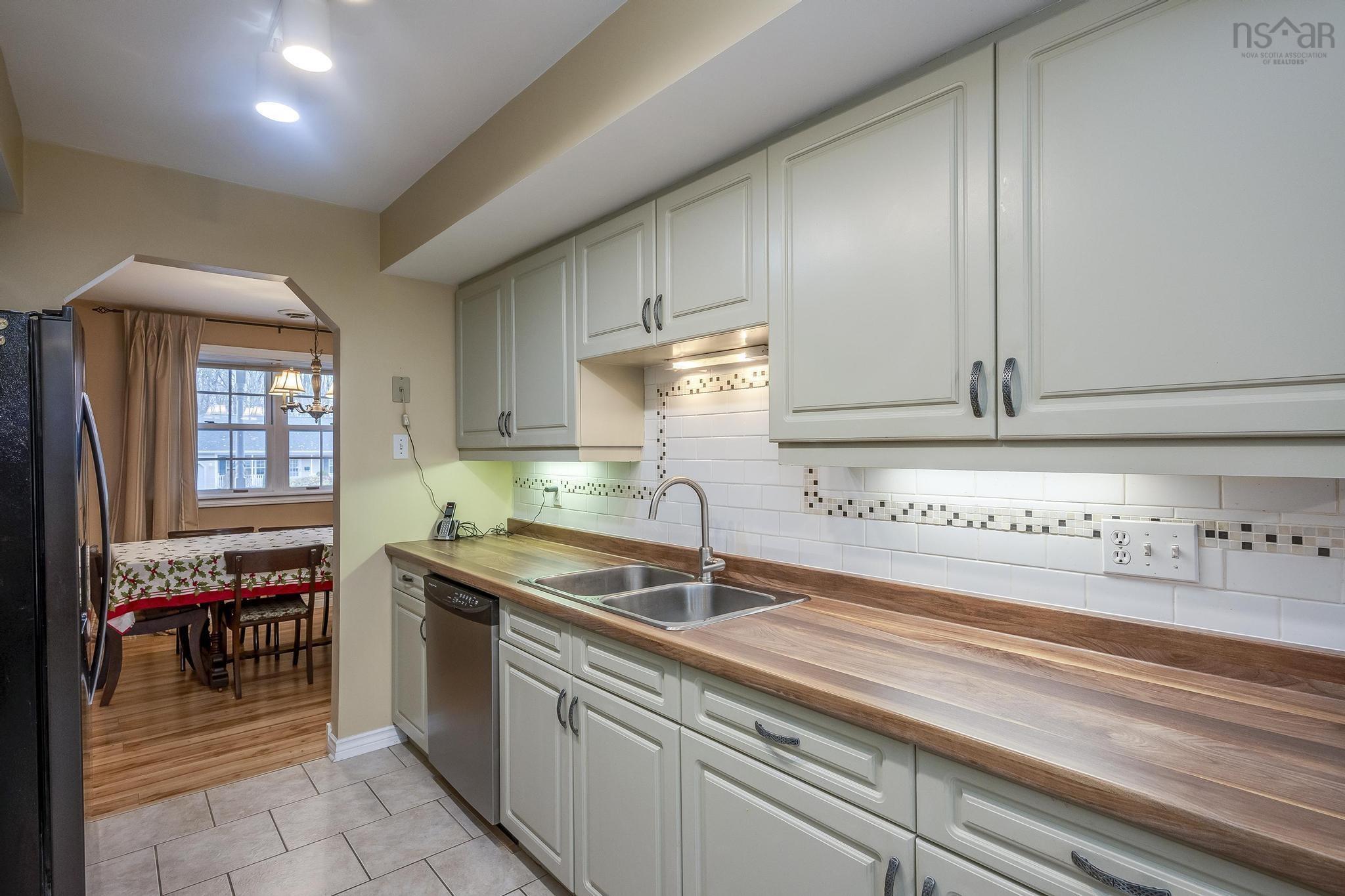 $549,000.00: 29 Bishop Avenue W, New Minas