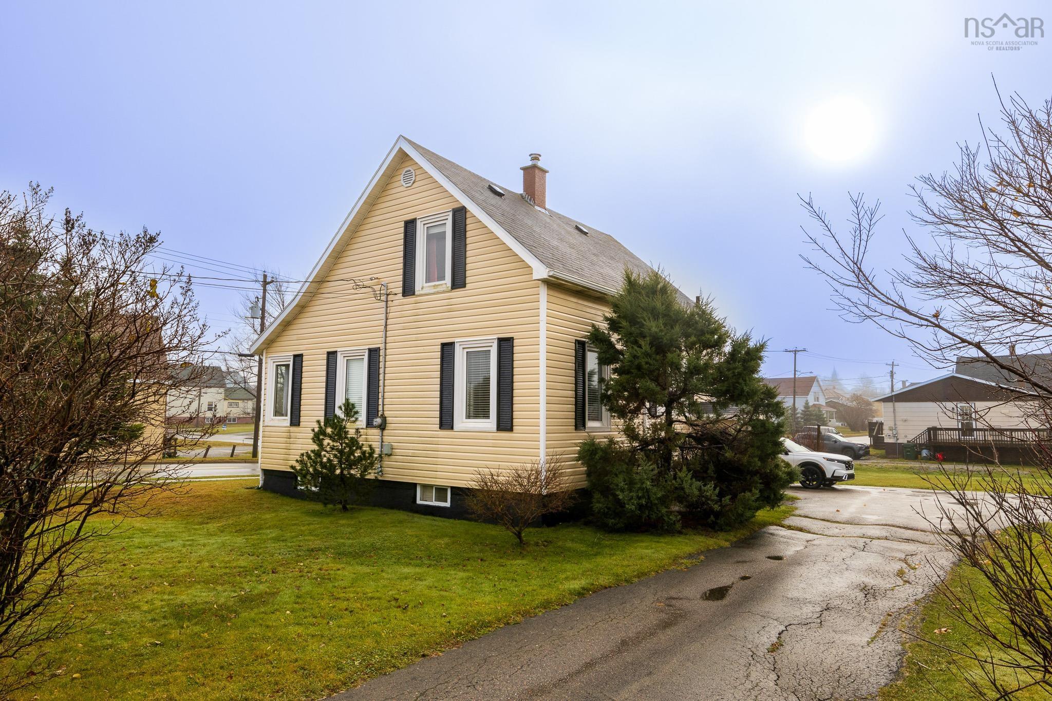 $219,900.00: 204 King Edward Street, Glace Bay