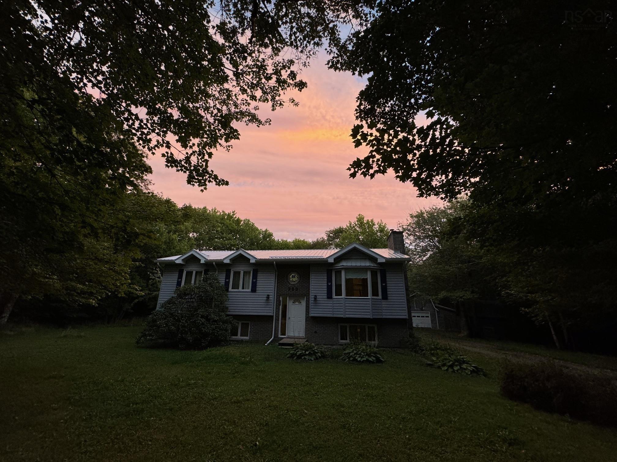 $339,900.00: 789 Old Port Mouton Road, White Point