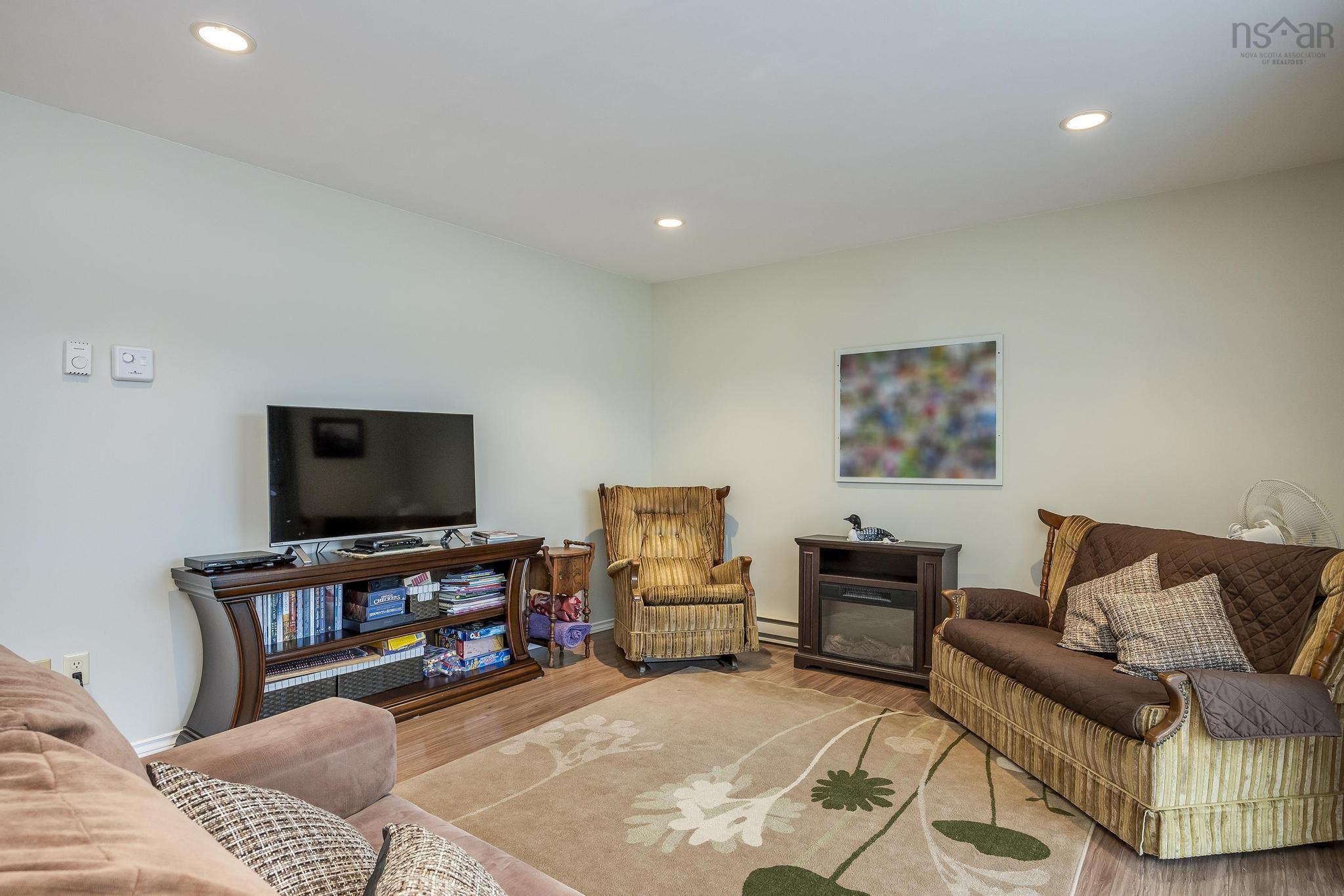 $399,900.00: 584 Eddy Drive, Springfield